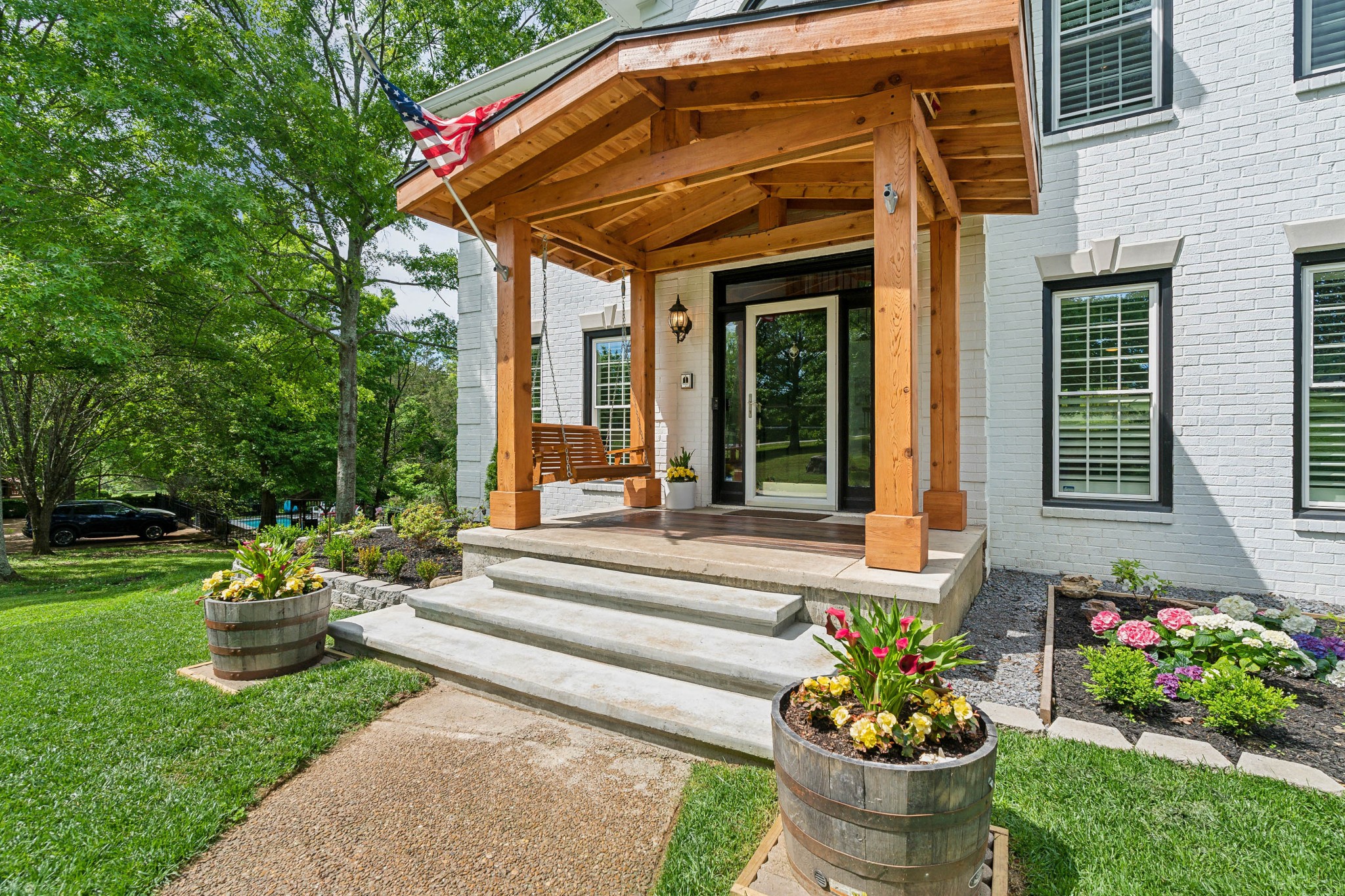 211 Hillside Dr