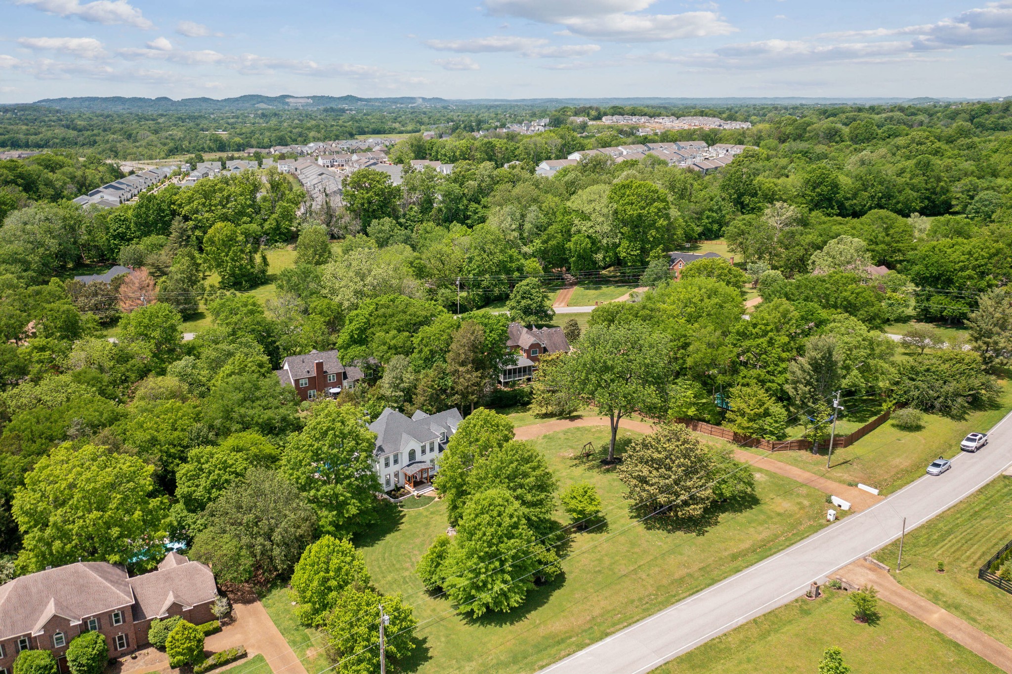211 Hillside Dr