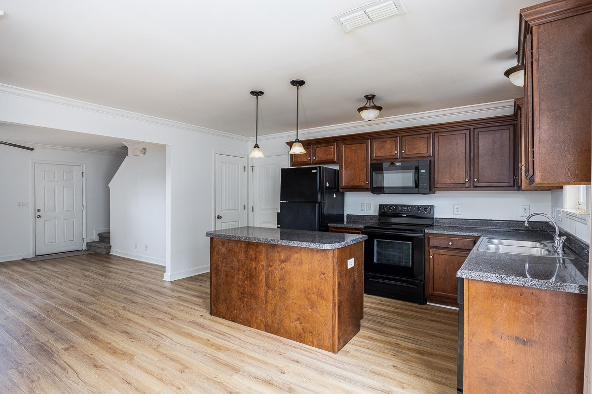 1933 Warmingfield Dr