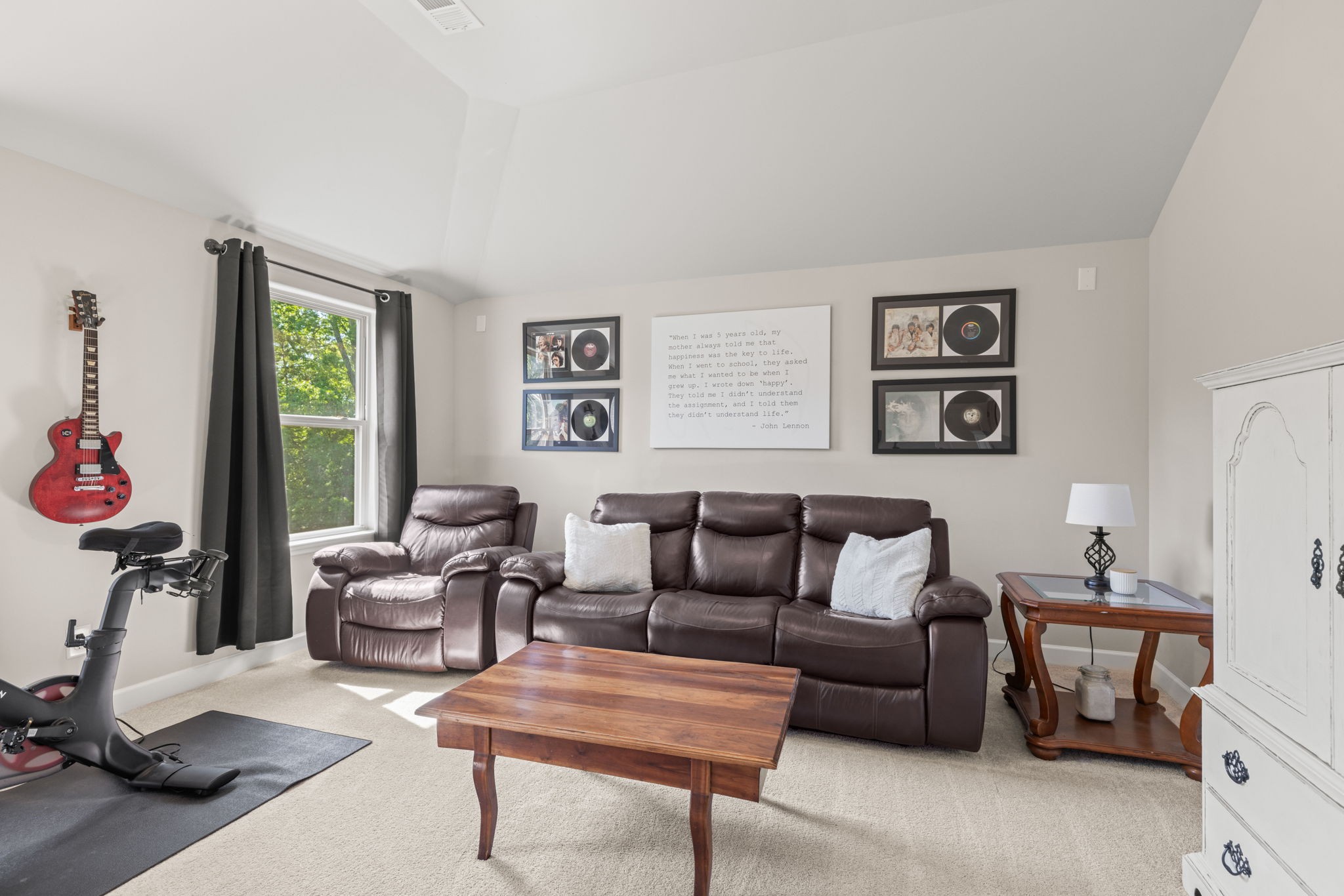 2156 Ravenscourt Dr