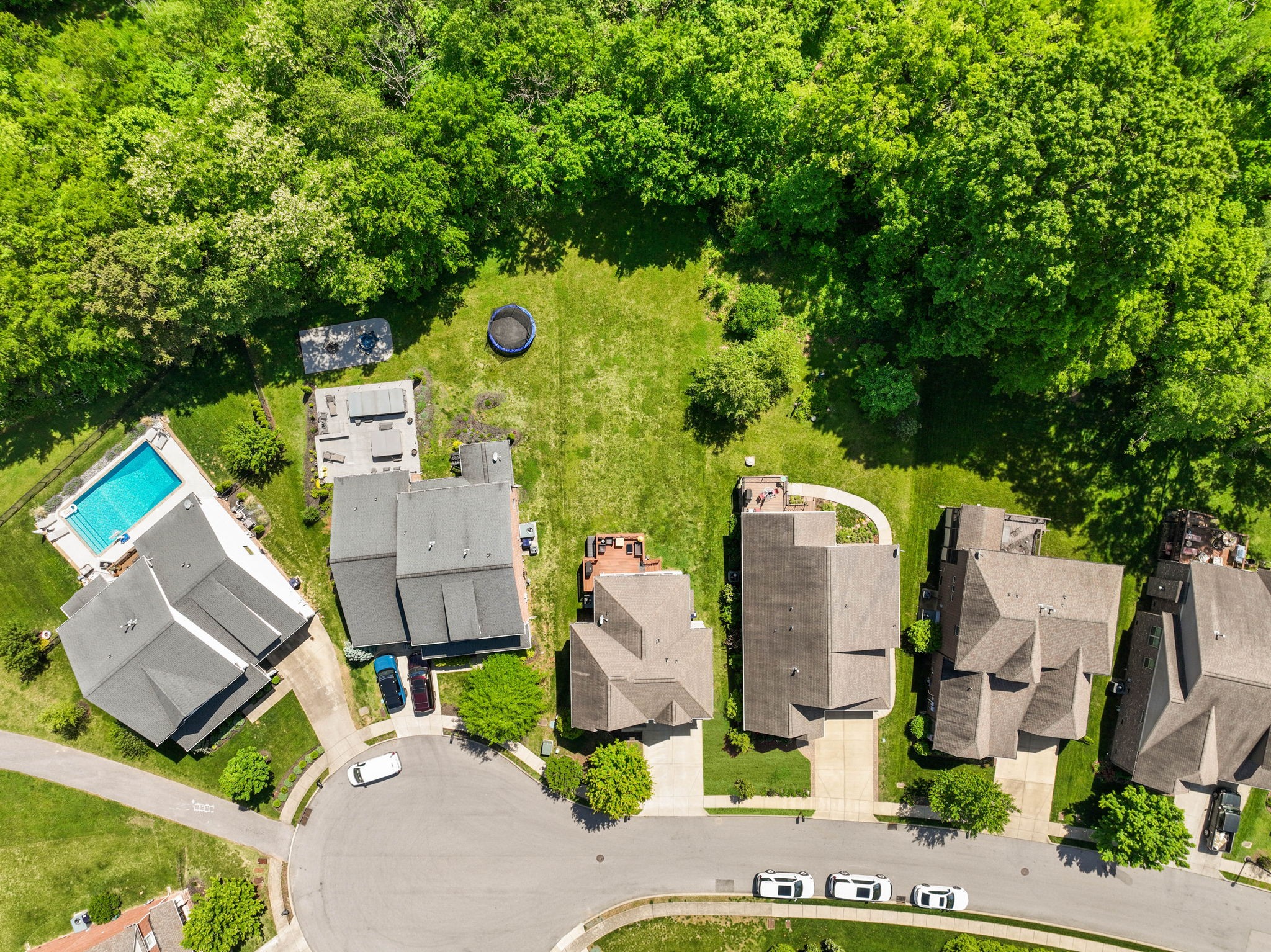 2156 Ravenscourt Dr