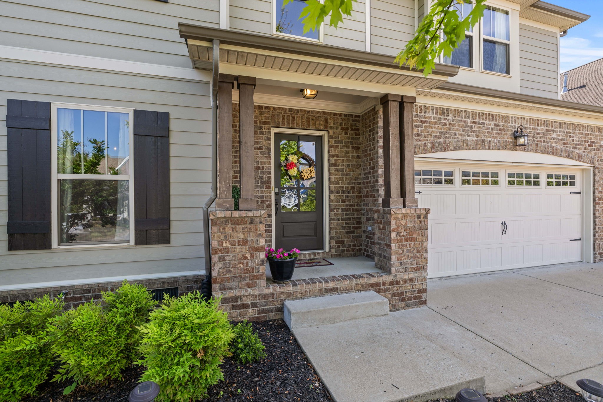 2156 Ravenscourt Dr
