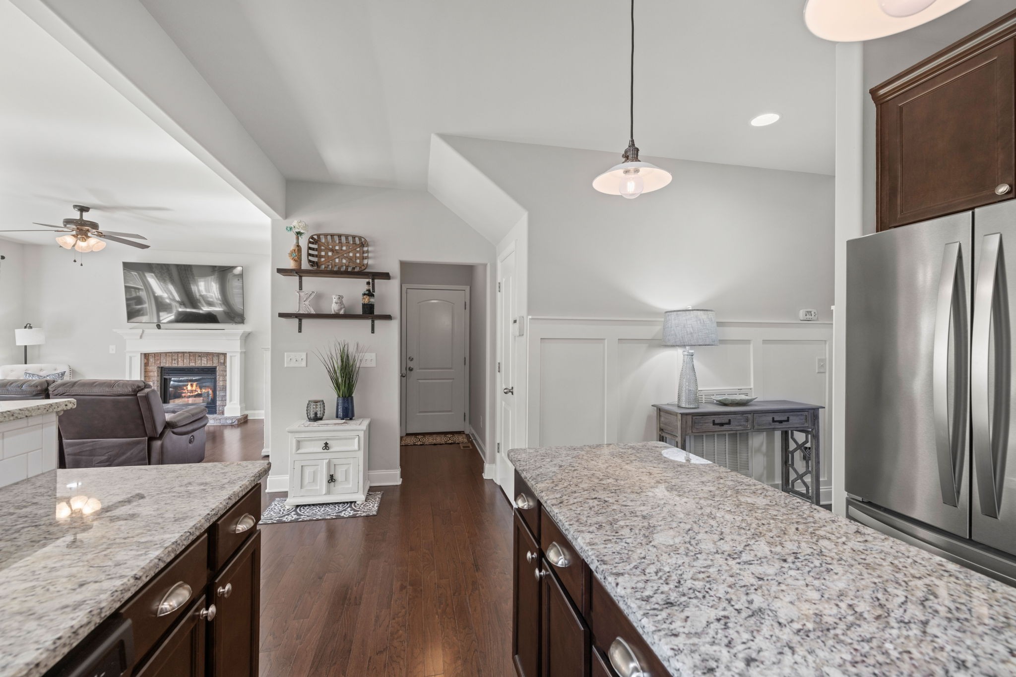 2156 Ravenscourt Dr