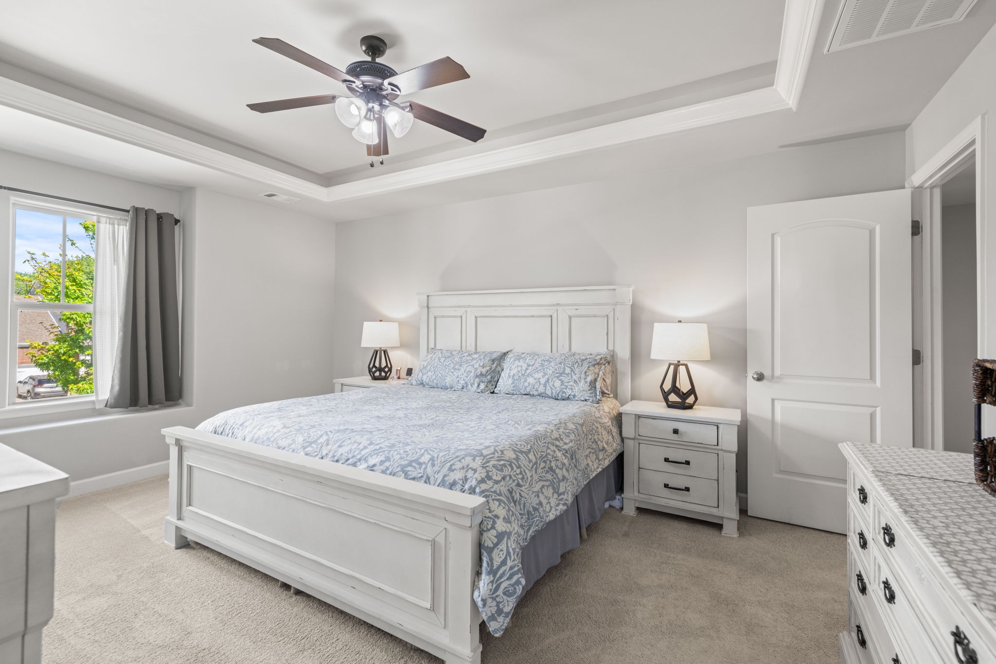 2156 Ravenscourt Dr