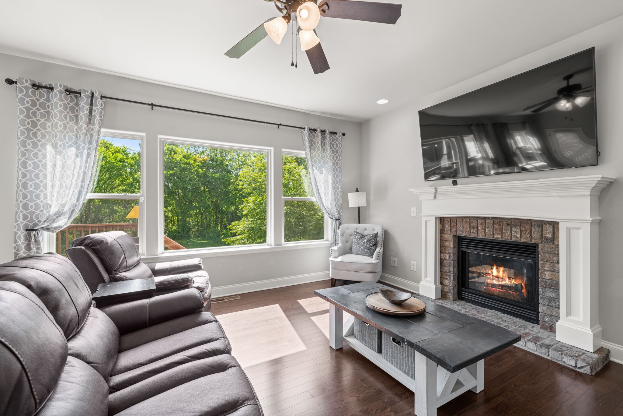2156 Ravenscourt Dr