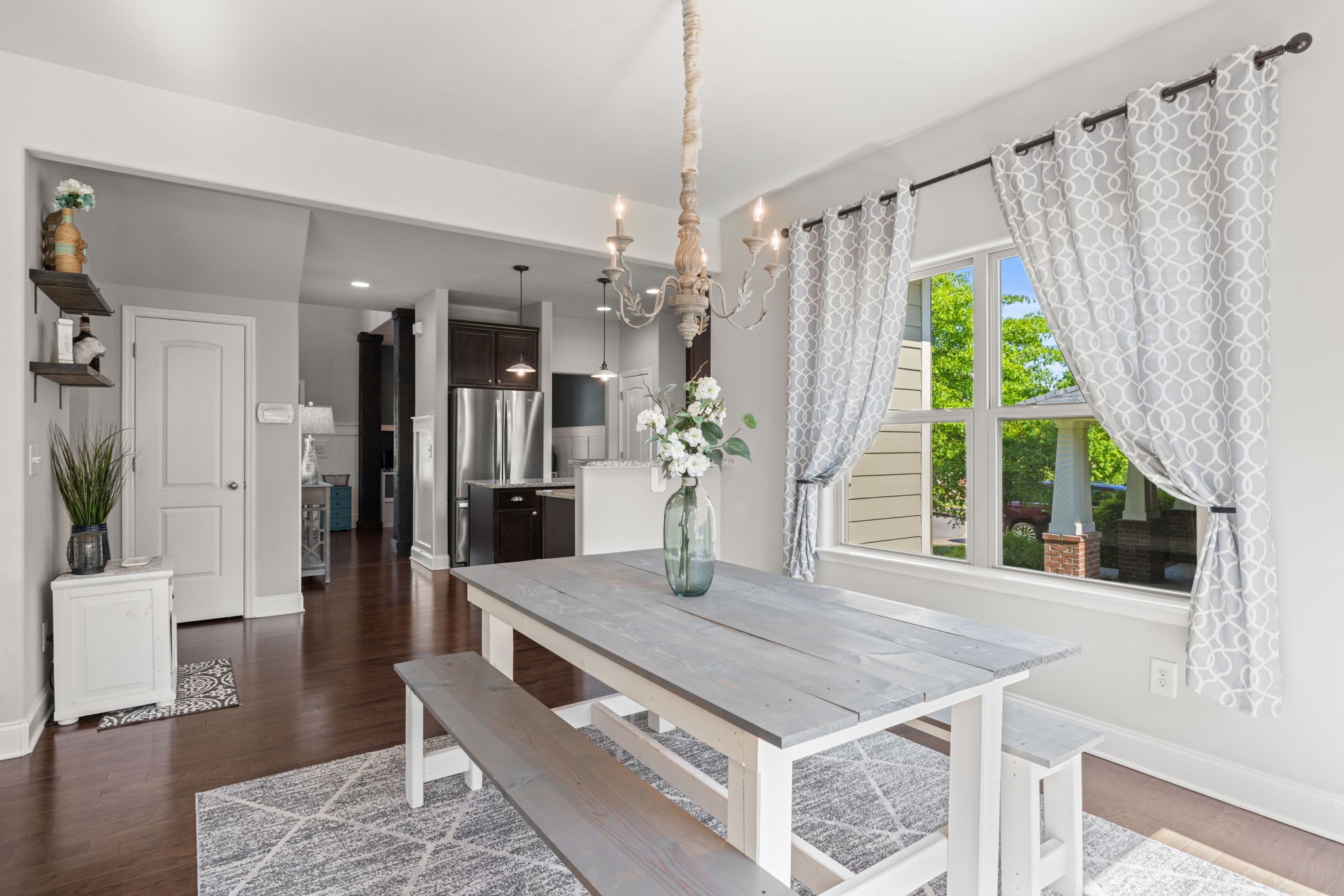 2156 Ravenscourt Dr