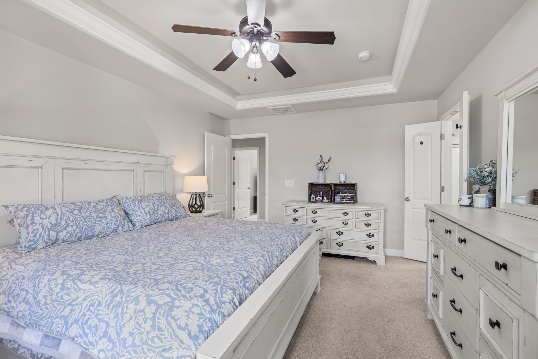2156 Ravenscourt Dr