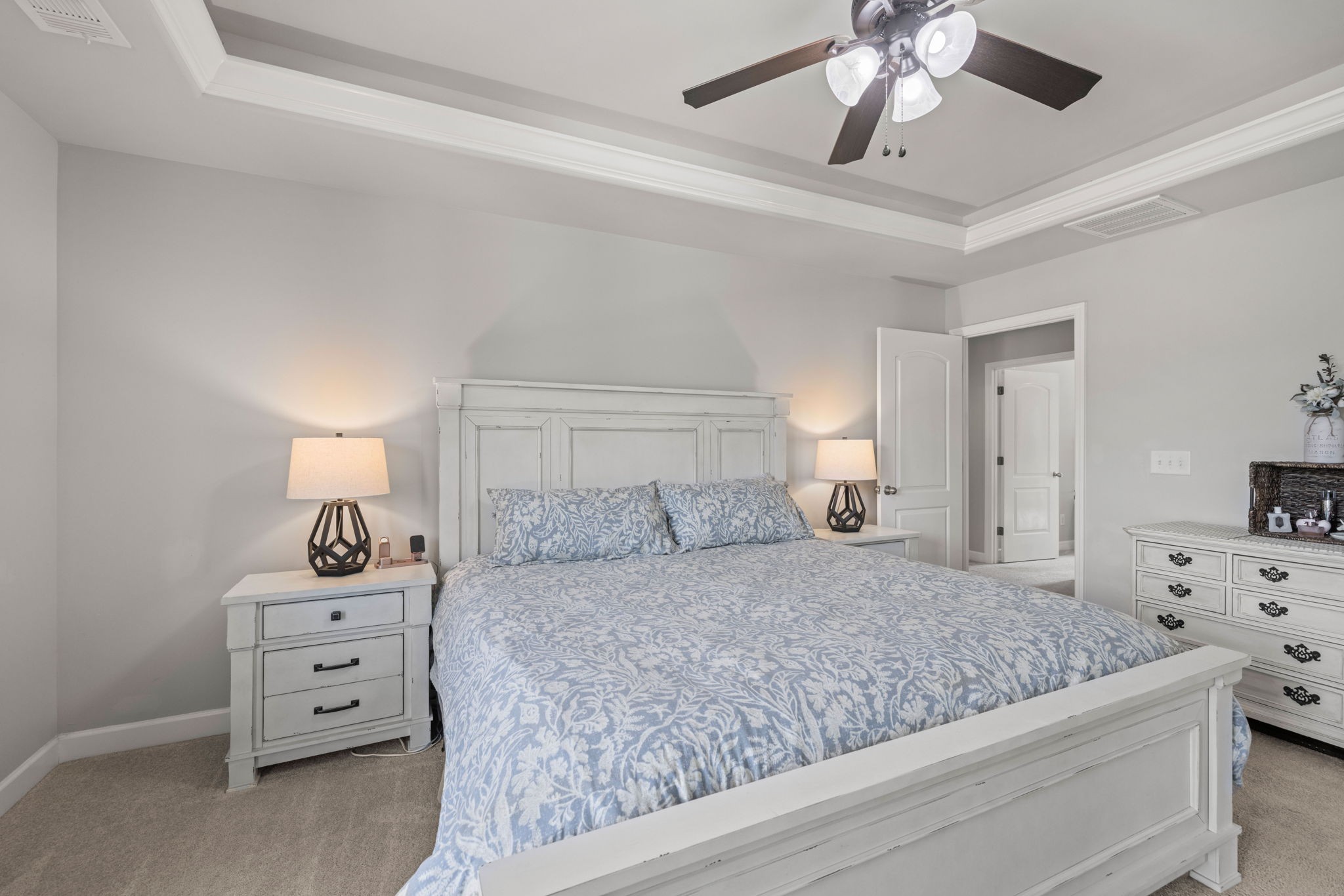2156 Ravenscourt Dr