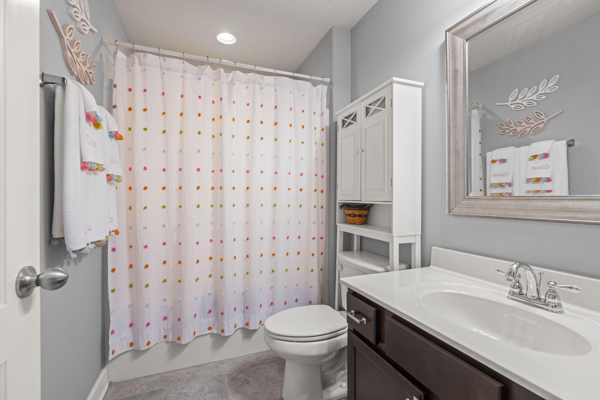 2156 Ravenscourt Dr