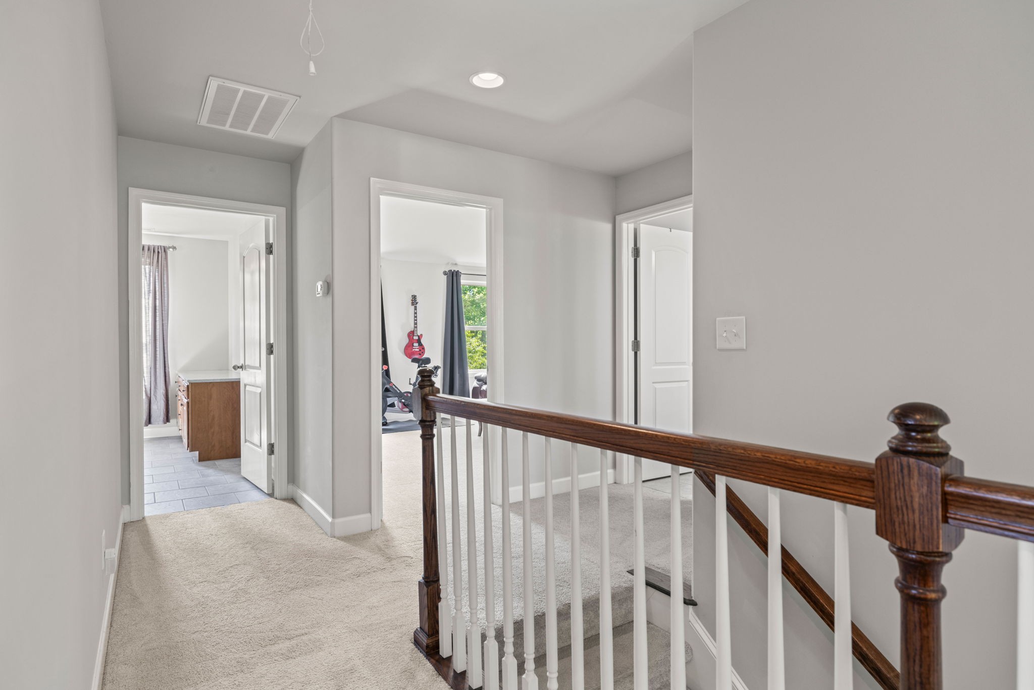 2156 Ravenscourt Dr