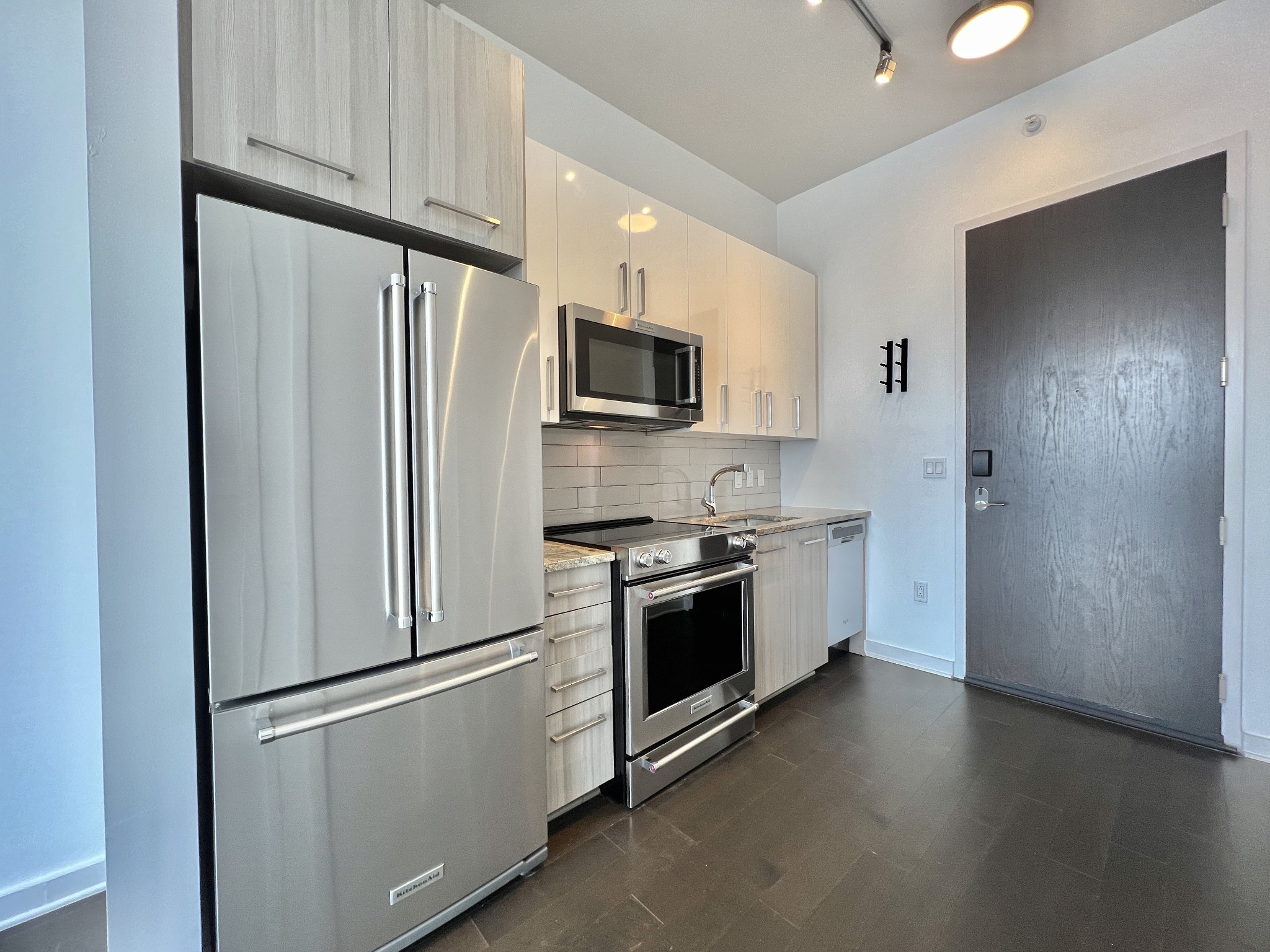 515 Church St Unit: 3111