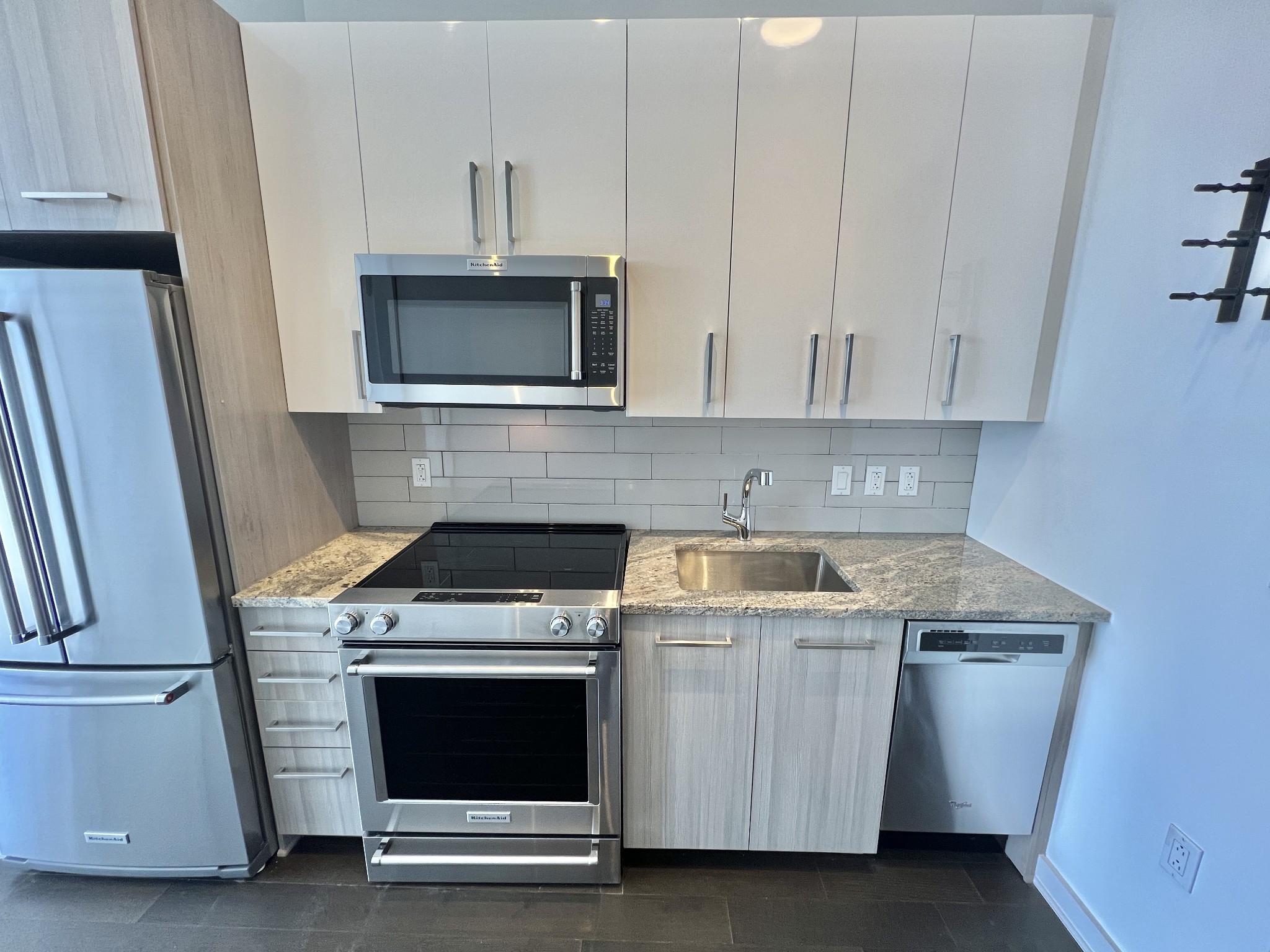 515 Church St Unit: 3111