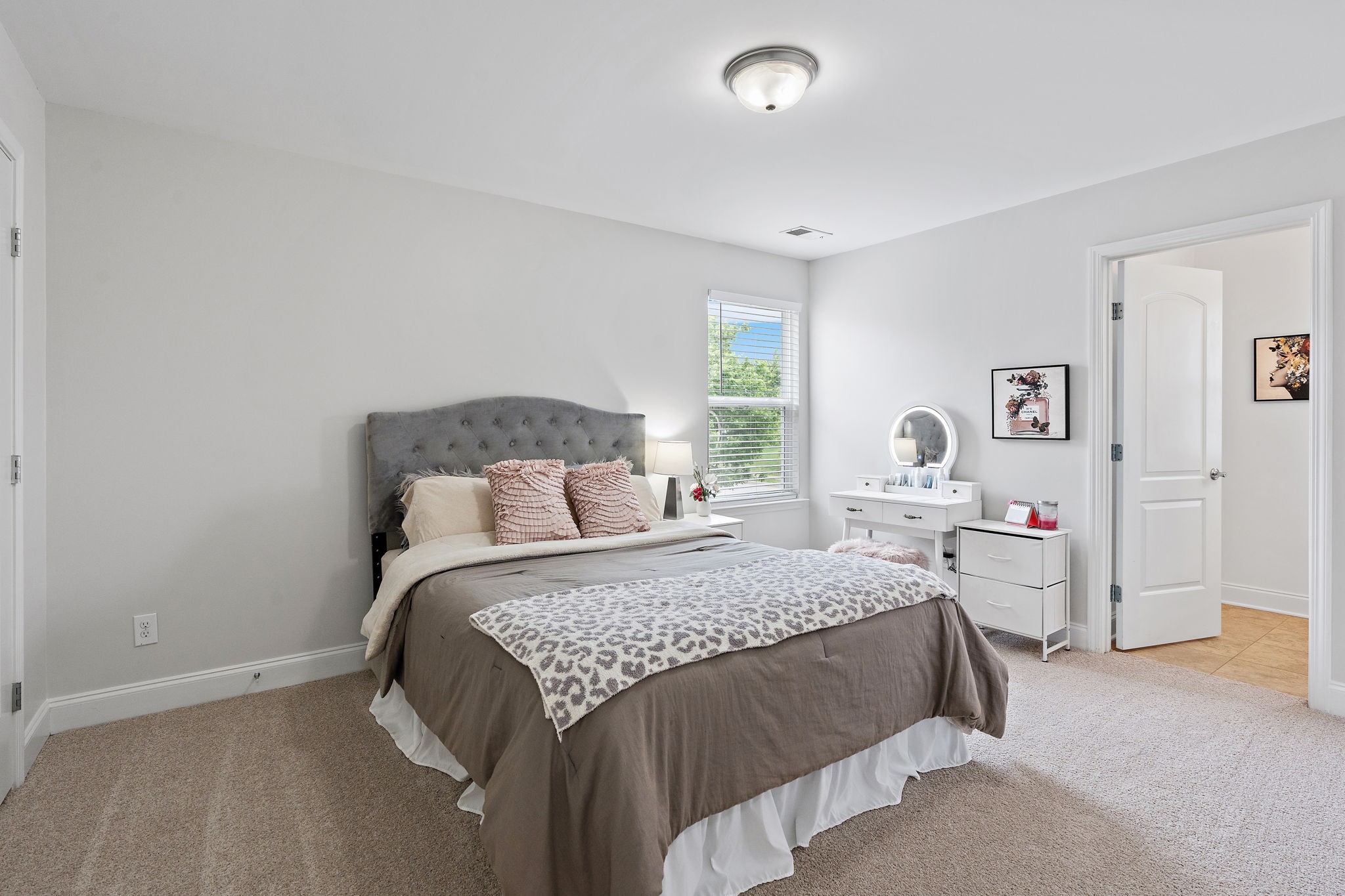 2167 Chaucer Park Ln