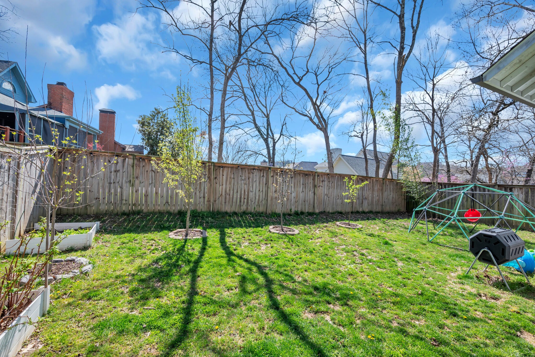 2027 Castleman Dr