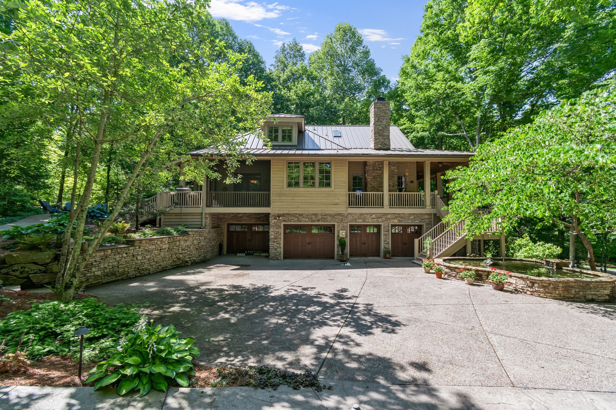 1008 Thornblade Drive