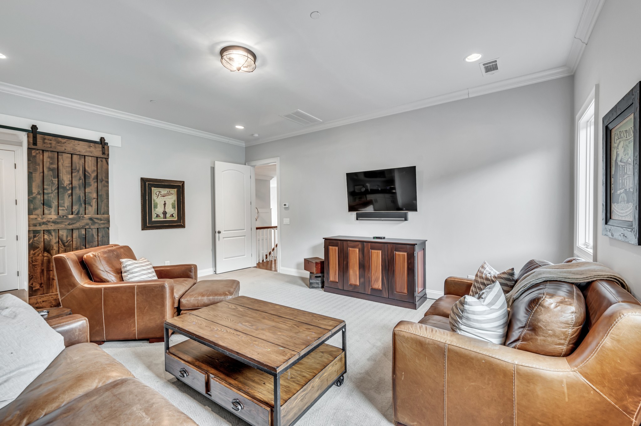 1524 Amesbury Ln