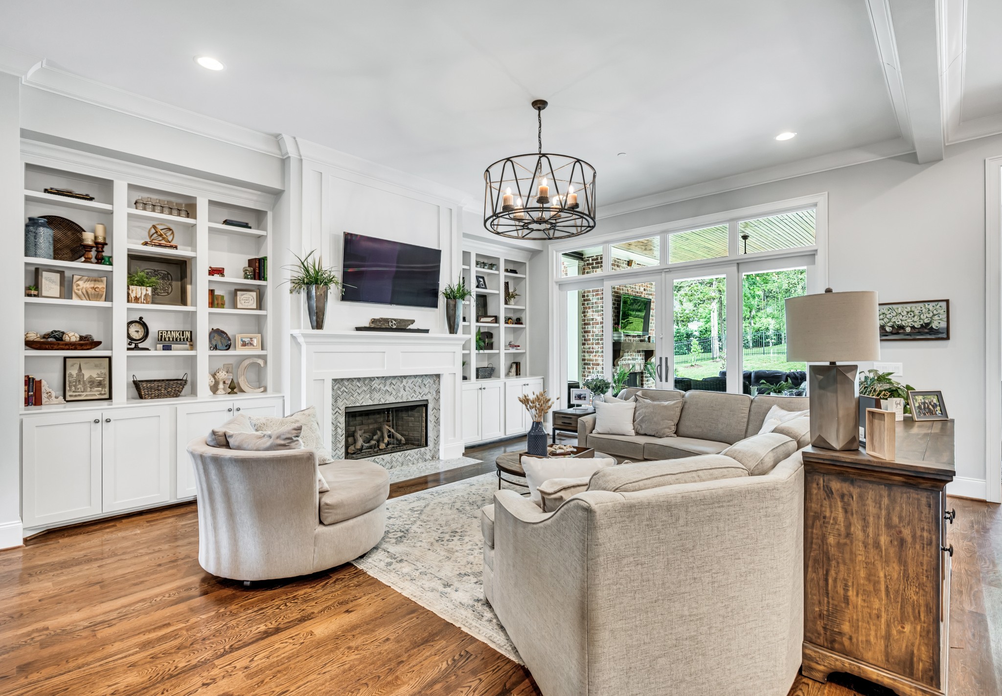 1524 Amesbury Ln