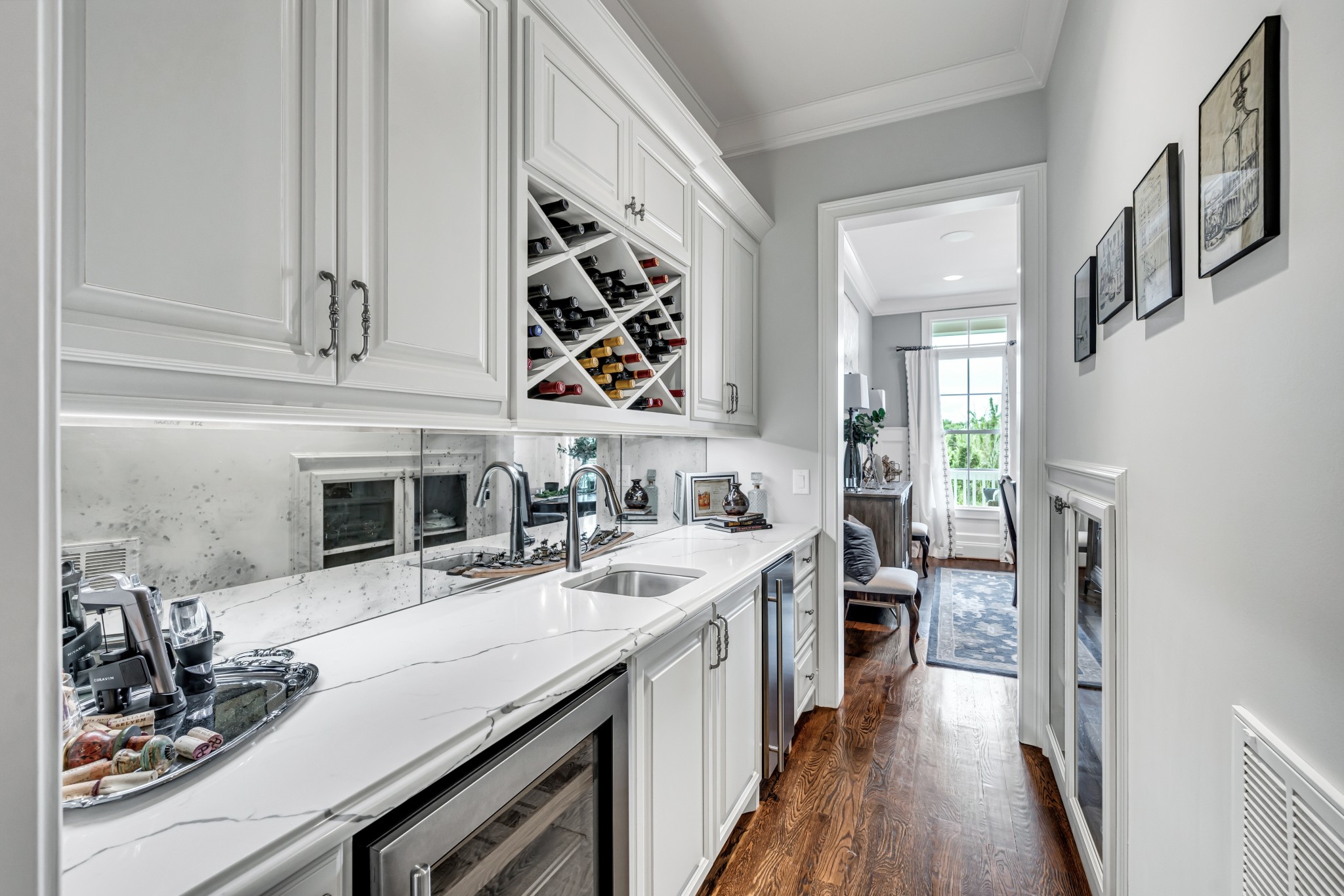 1524 Amesbury Ln