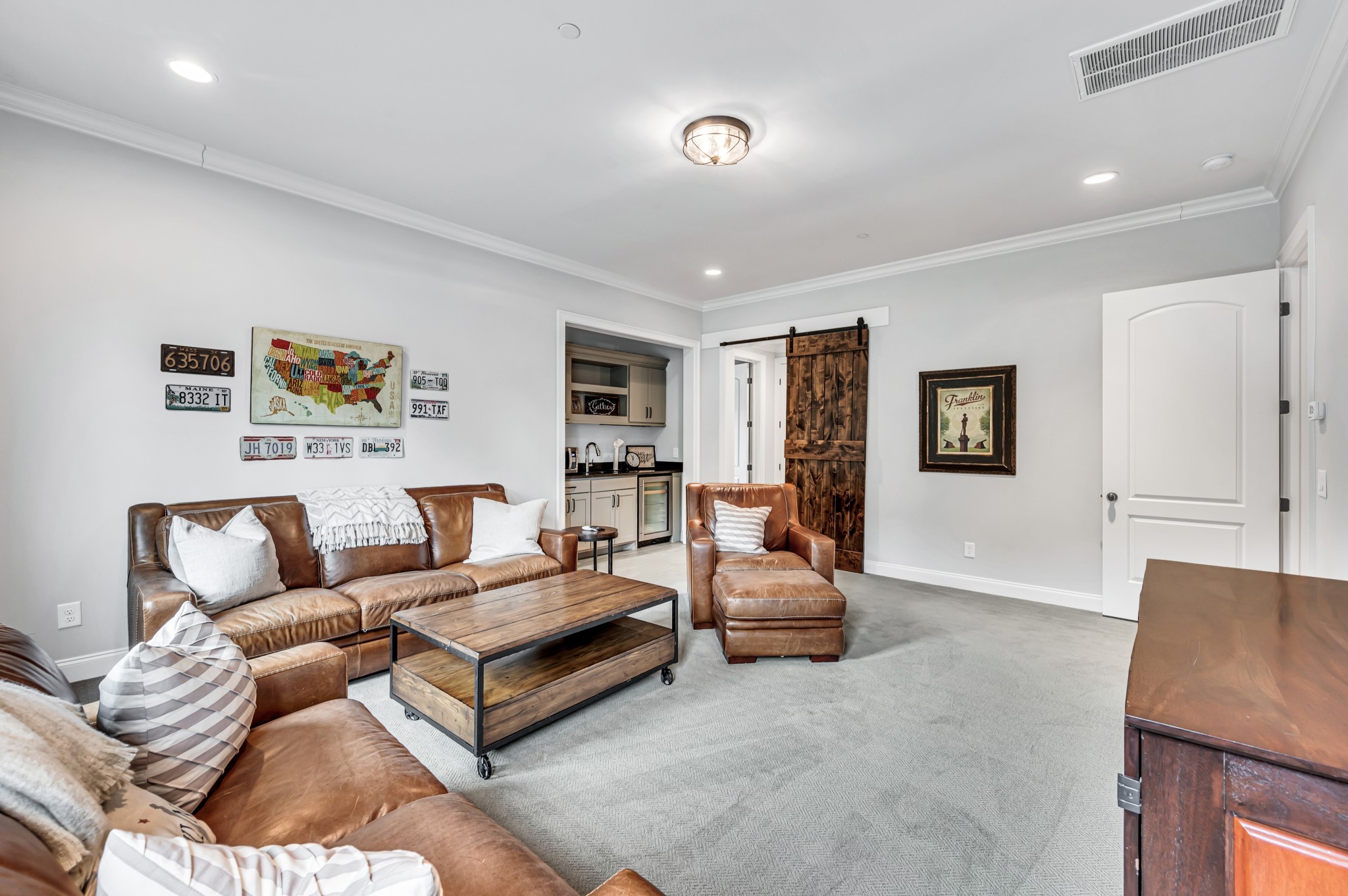 1524 Amesbury Ln