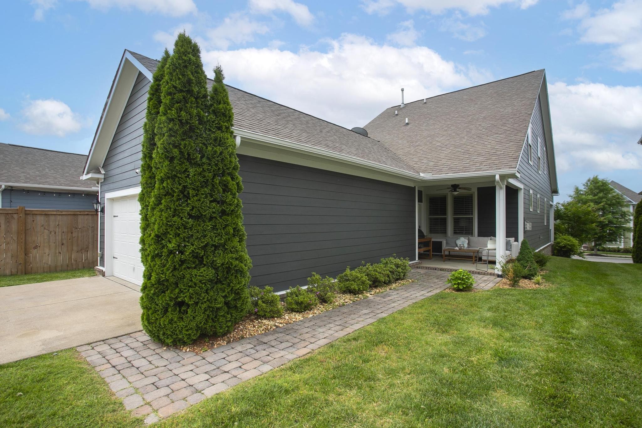 2779 Americus Dr