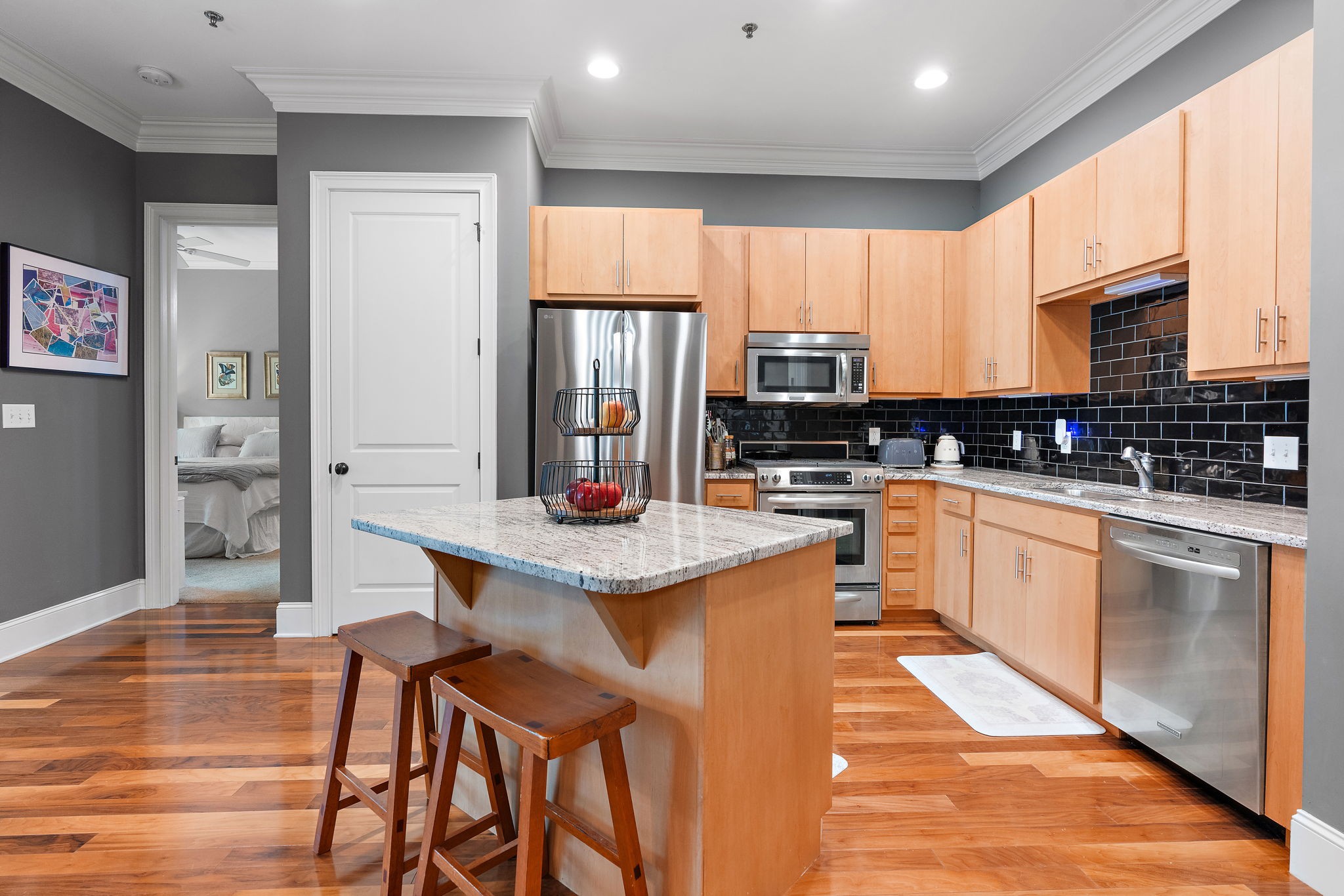 4120 Ridgefield Dr Unit: 212