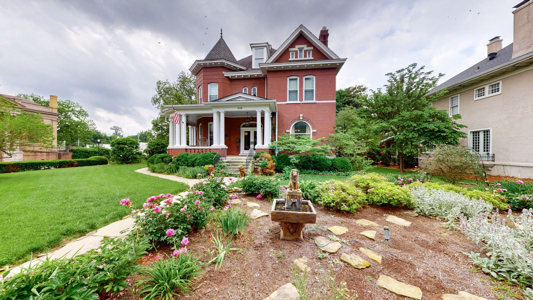346 E Main St