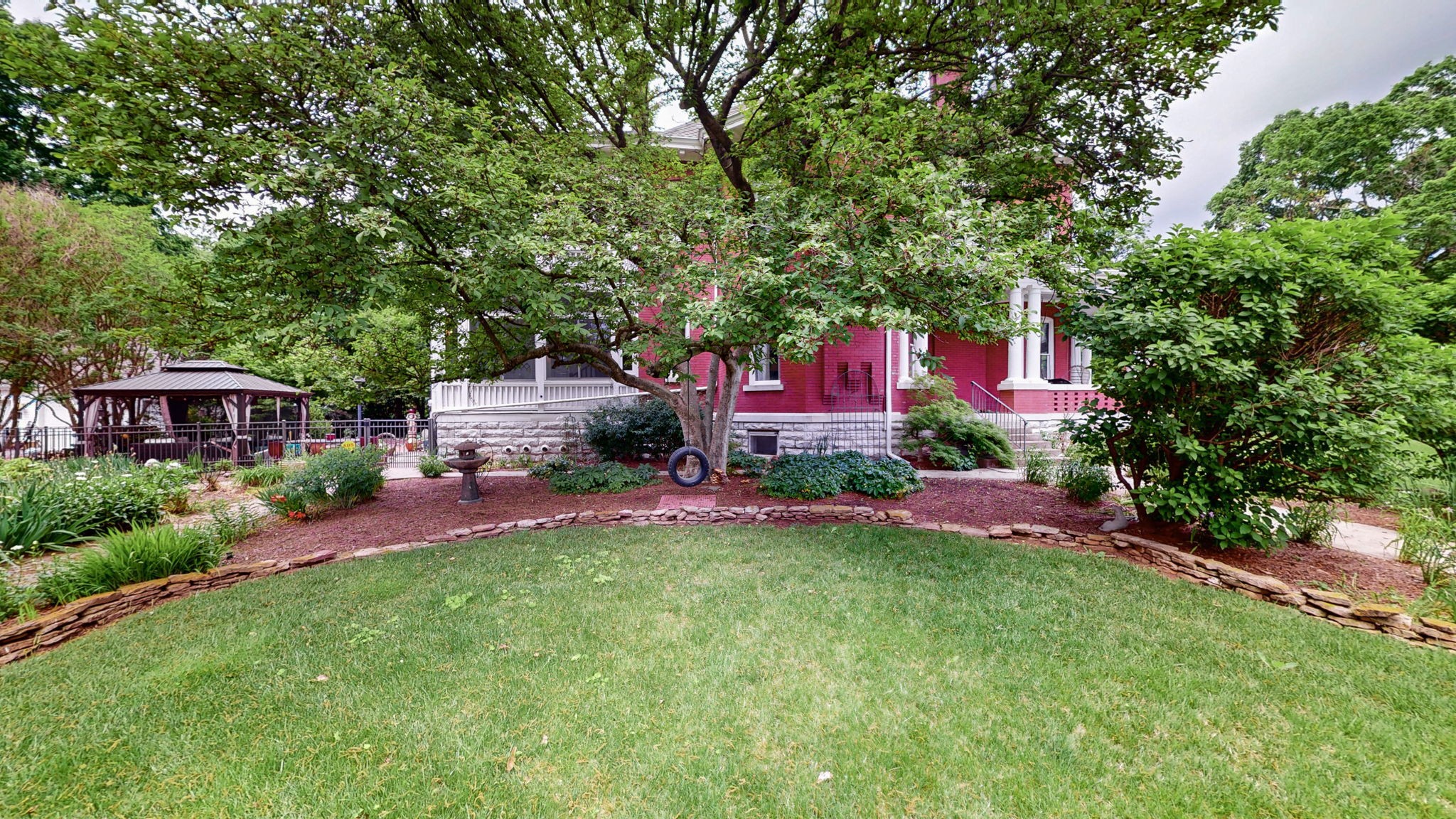 346 E Main St