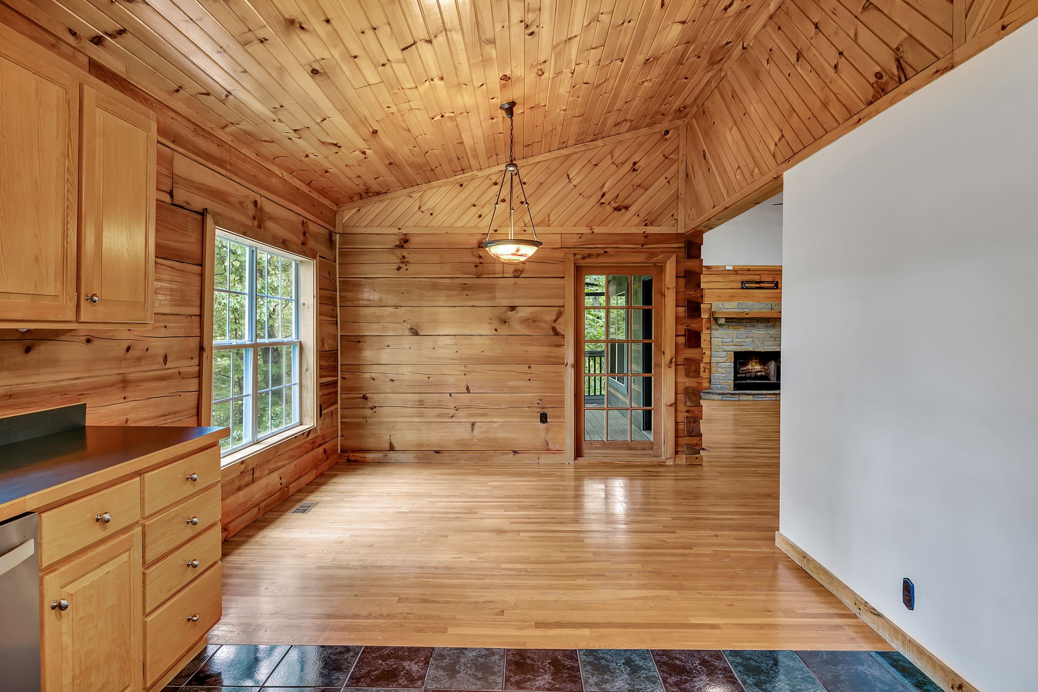 4491 Poplar Ln