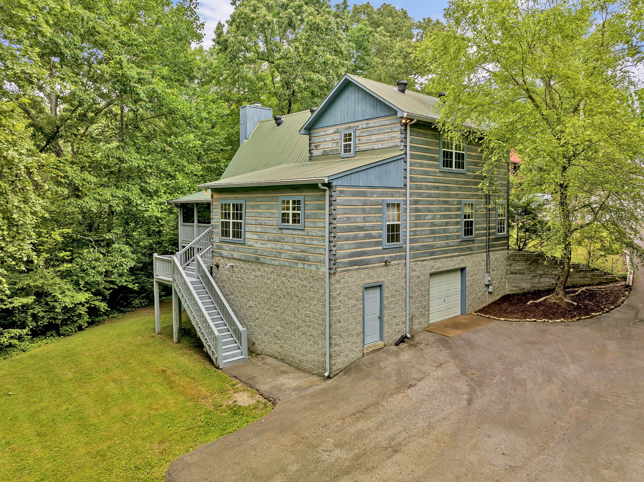 4491 Poplar Ln
