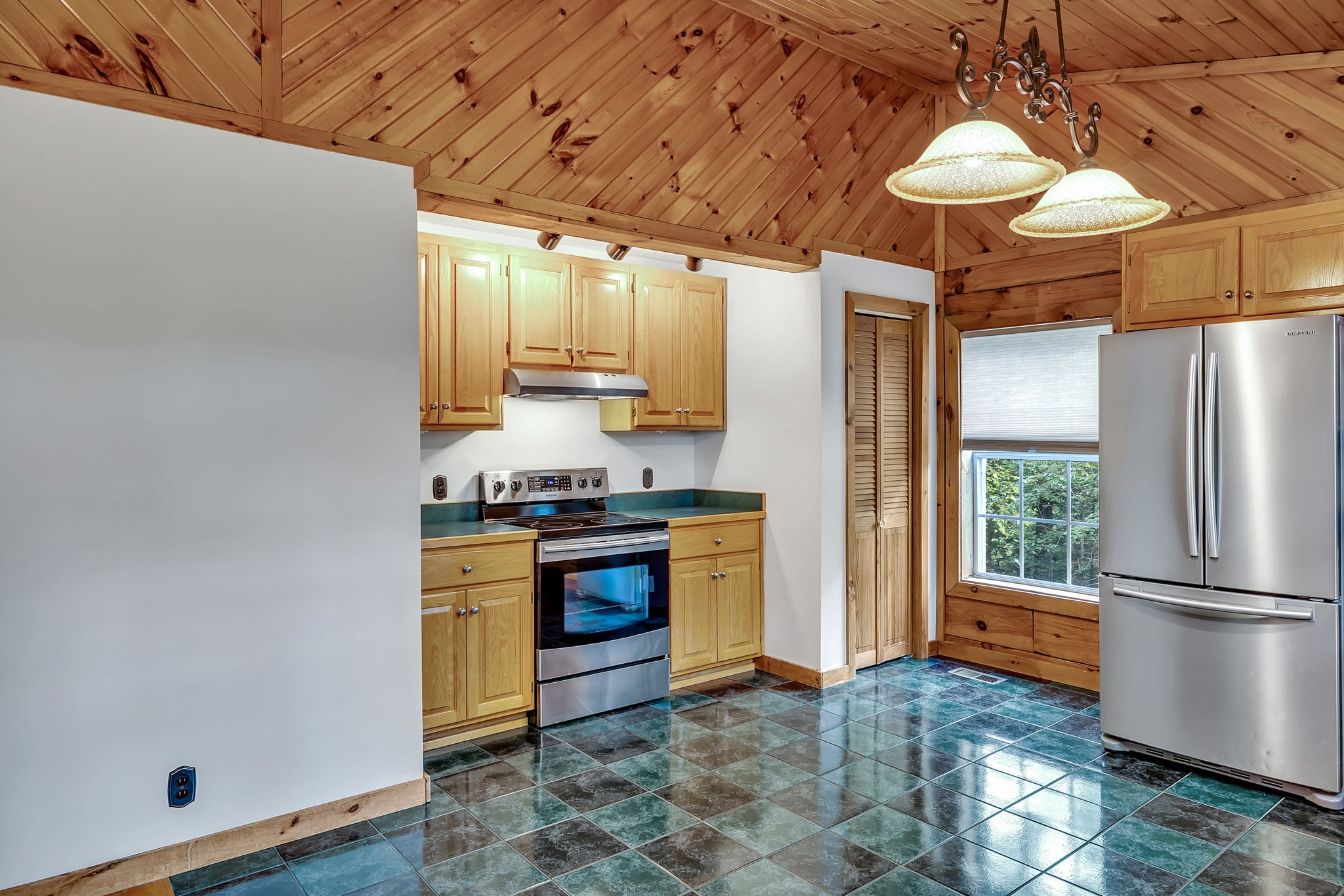 4491 Poplar Ln