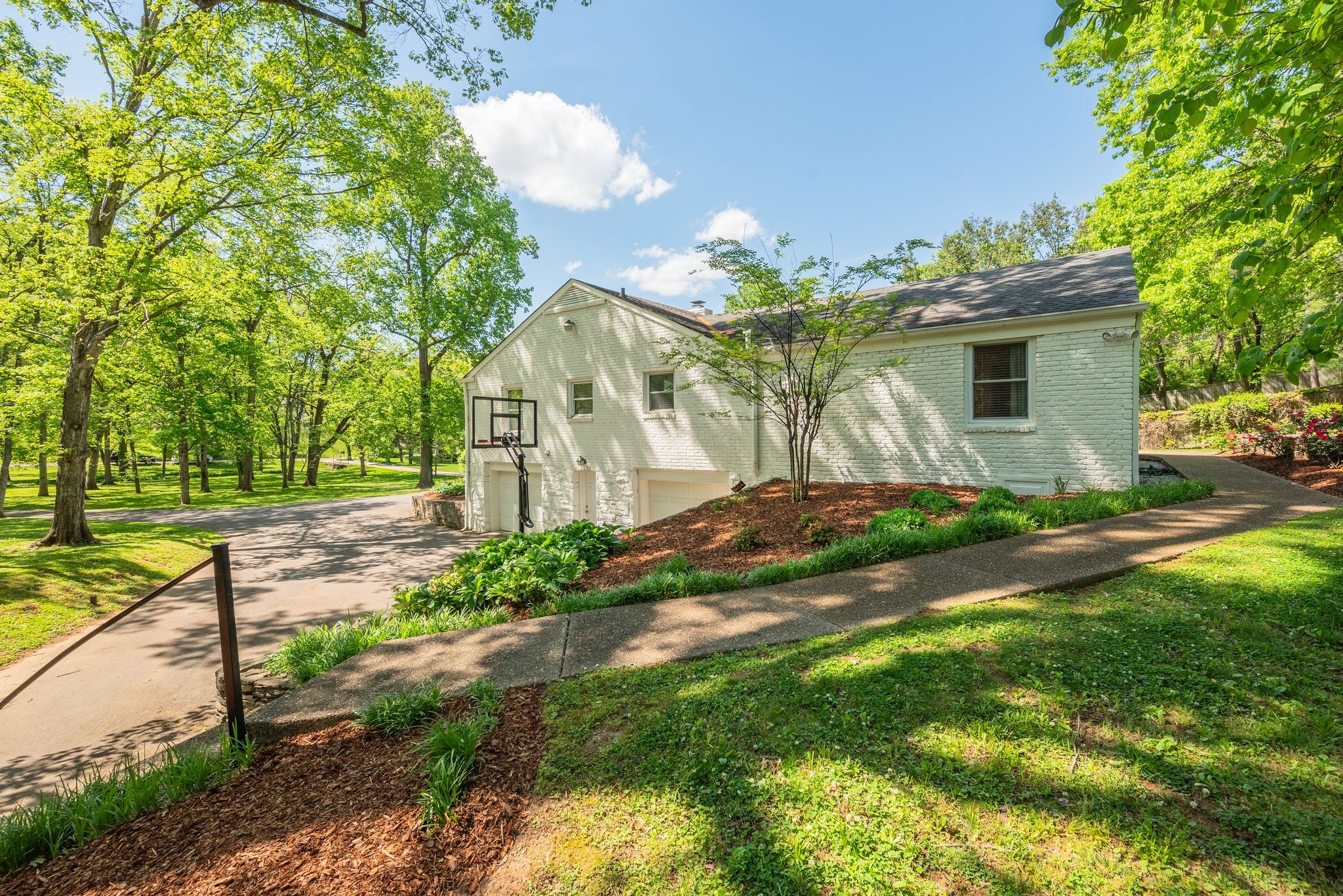 3920 Wallace Ln
