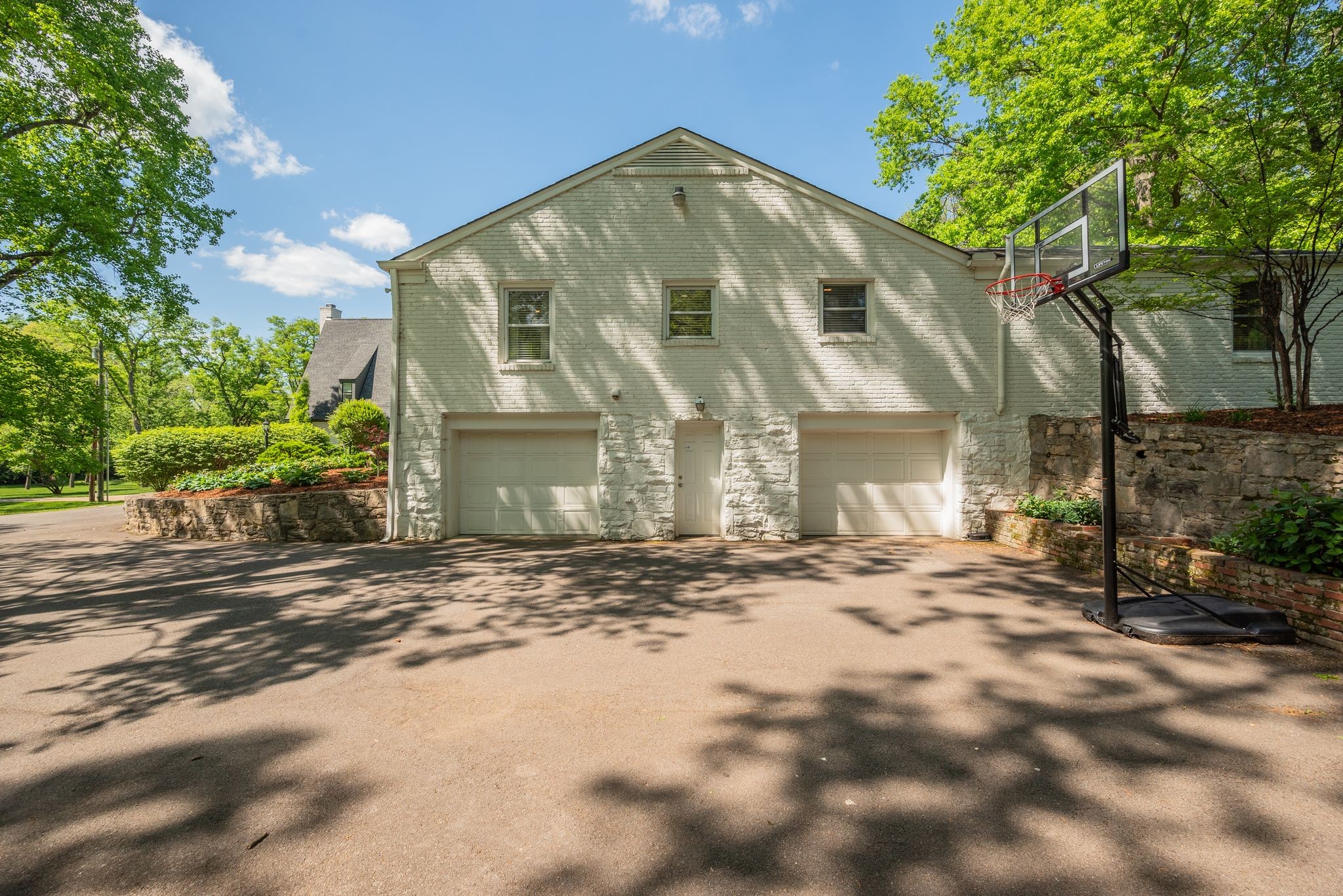 3920 Wallace Ln