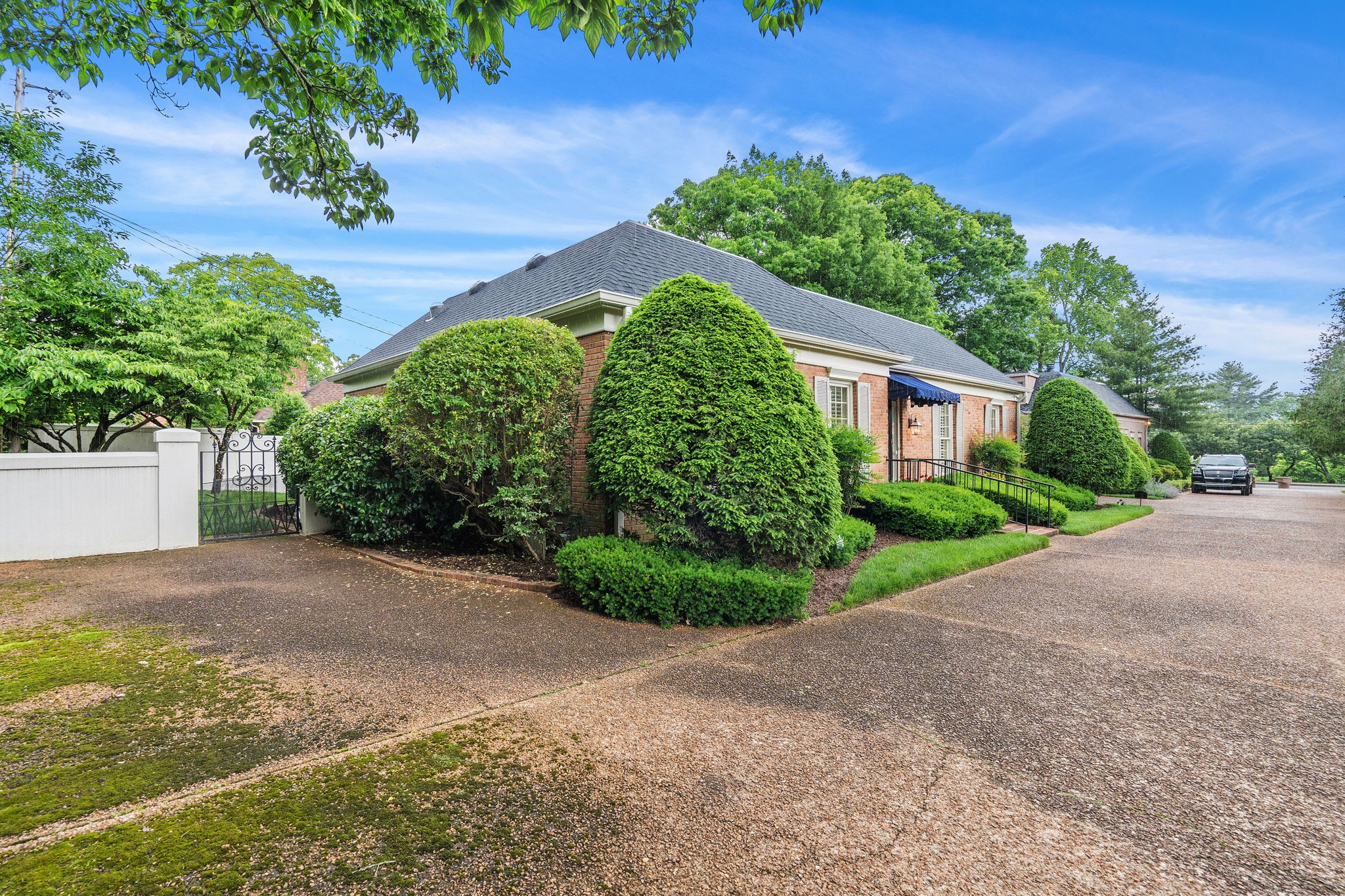 2707 Abbott Martin Rd