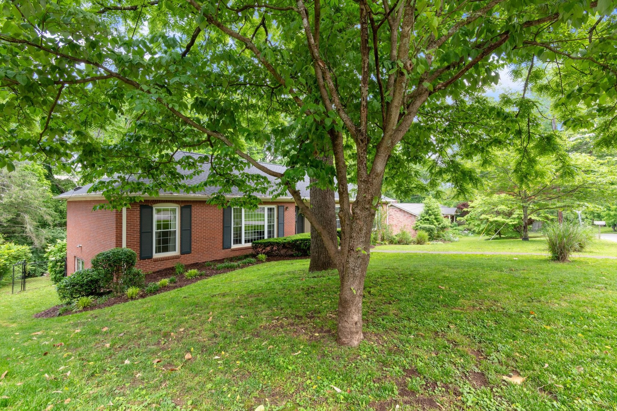 848 Highland Crest Dr