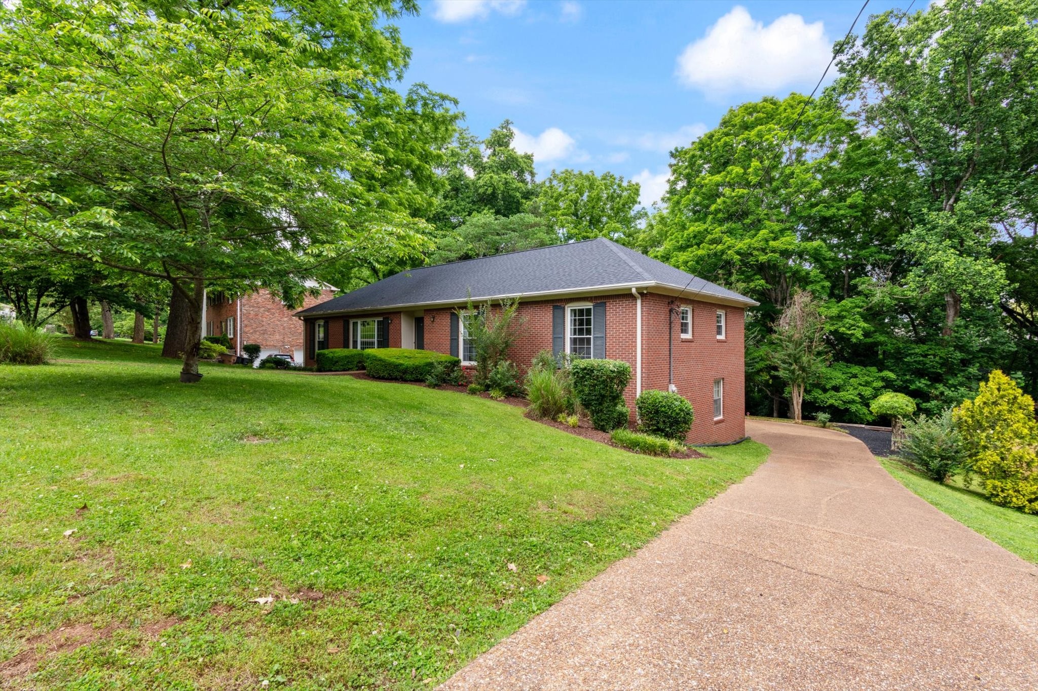 848 Highland Crest Dr