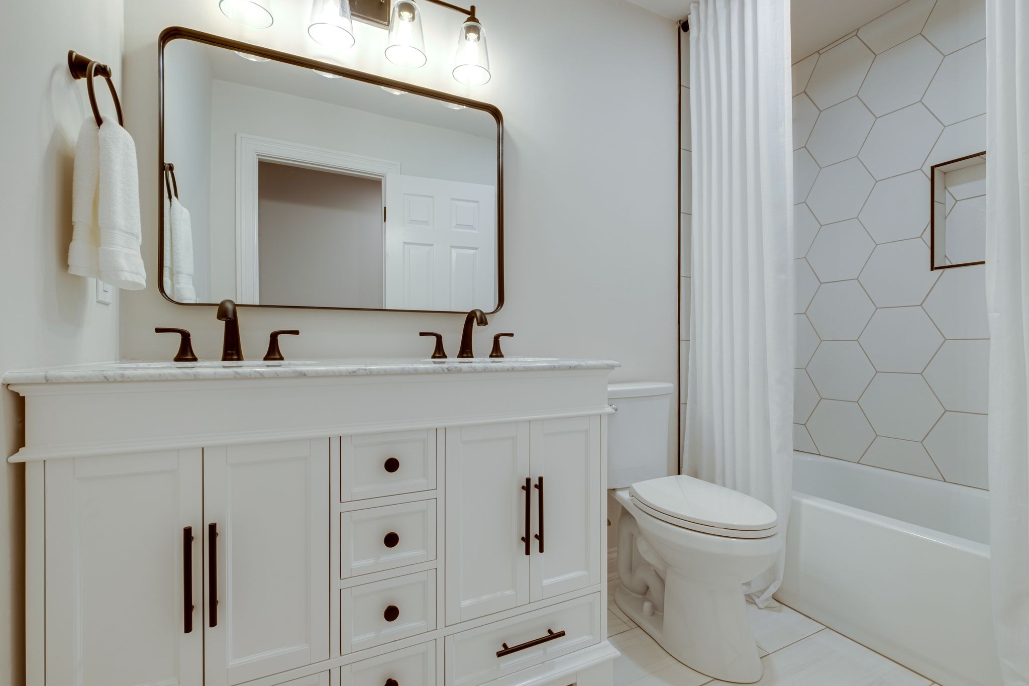 408 Chelsey Cv
