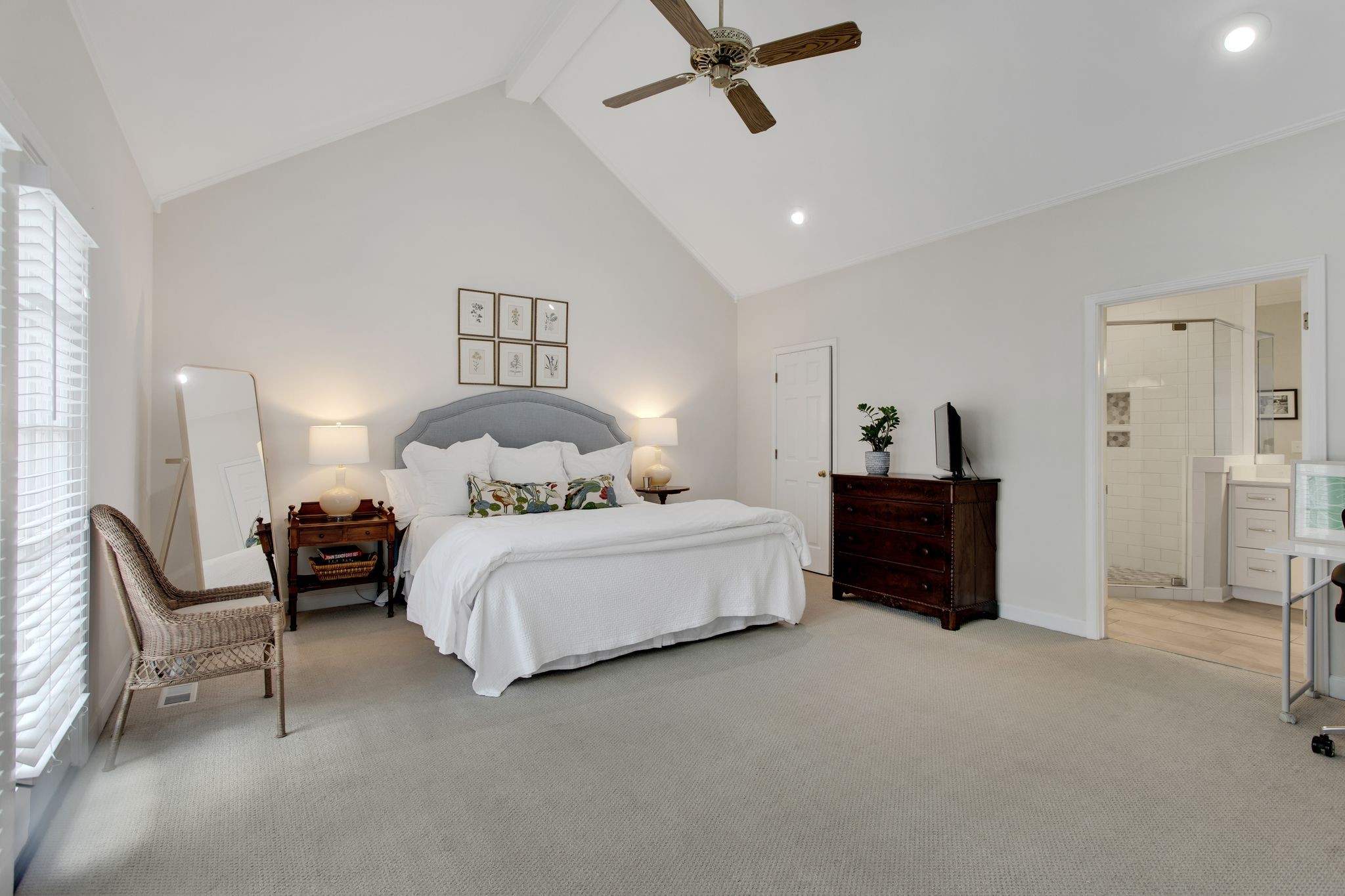 107 Glendale Garden Dr