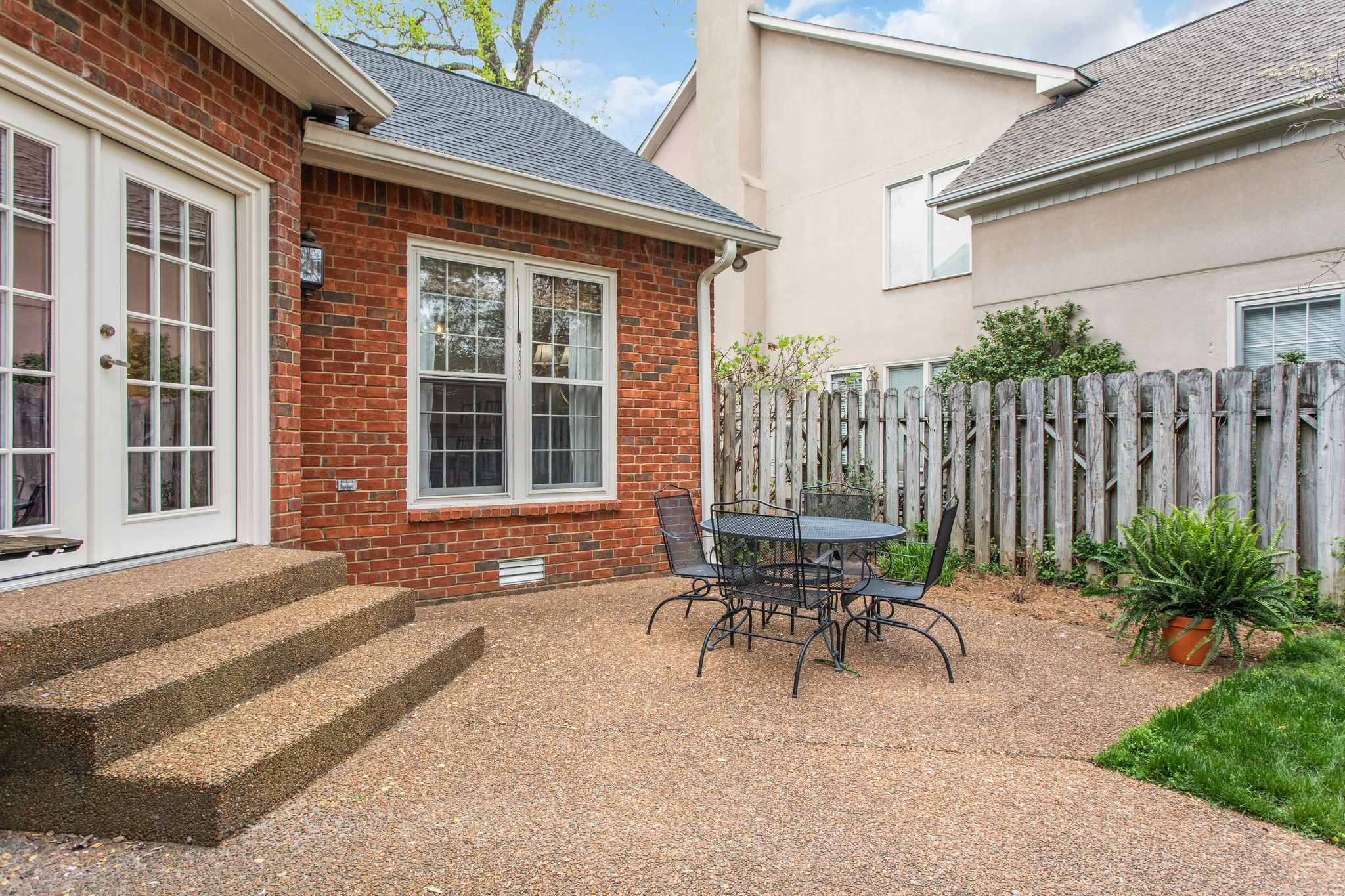 107 Glendale Garden Dr