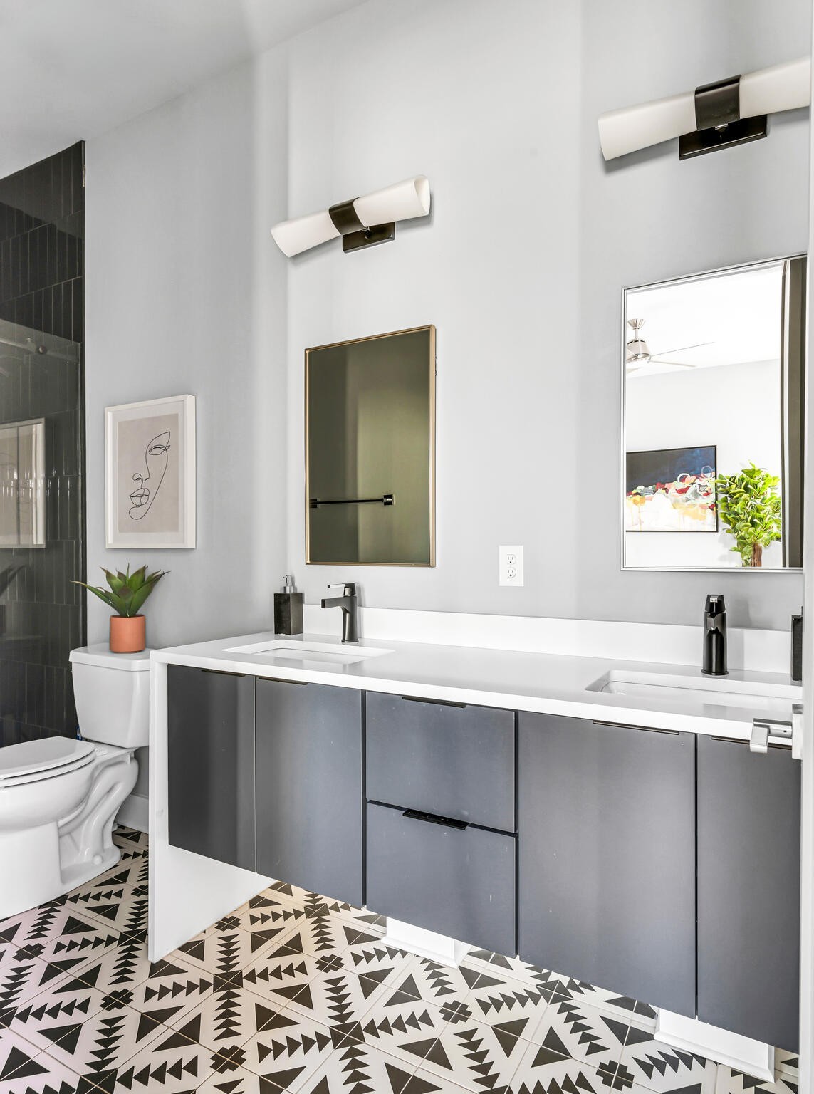 1000 W Trinity Ln Unit: A