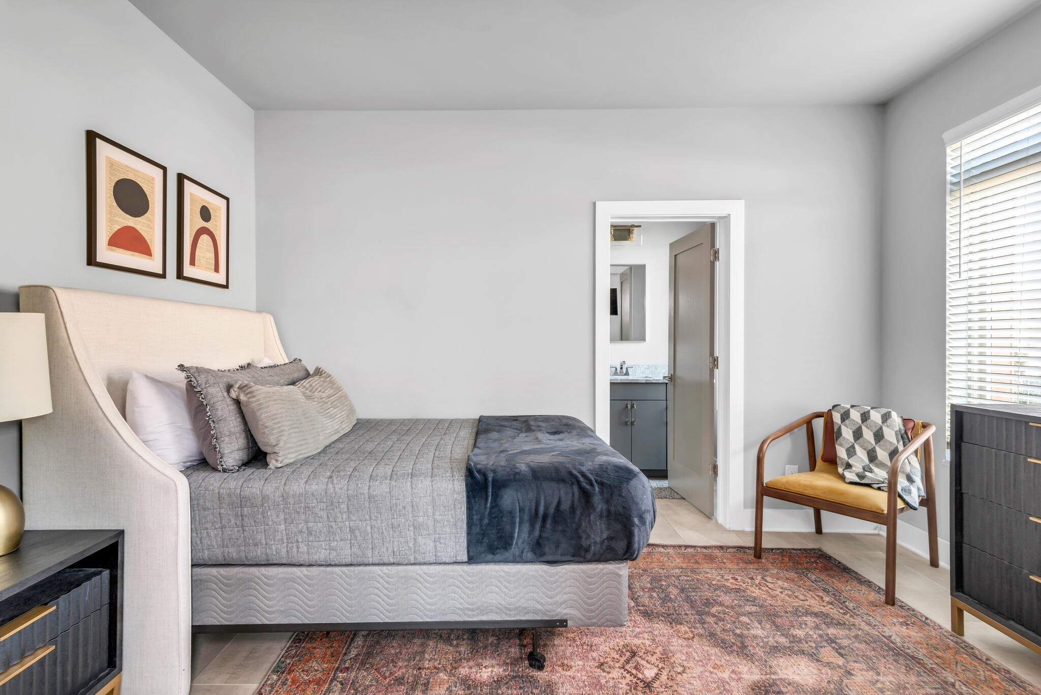 1000 W Trinity Ln Unit: A
