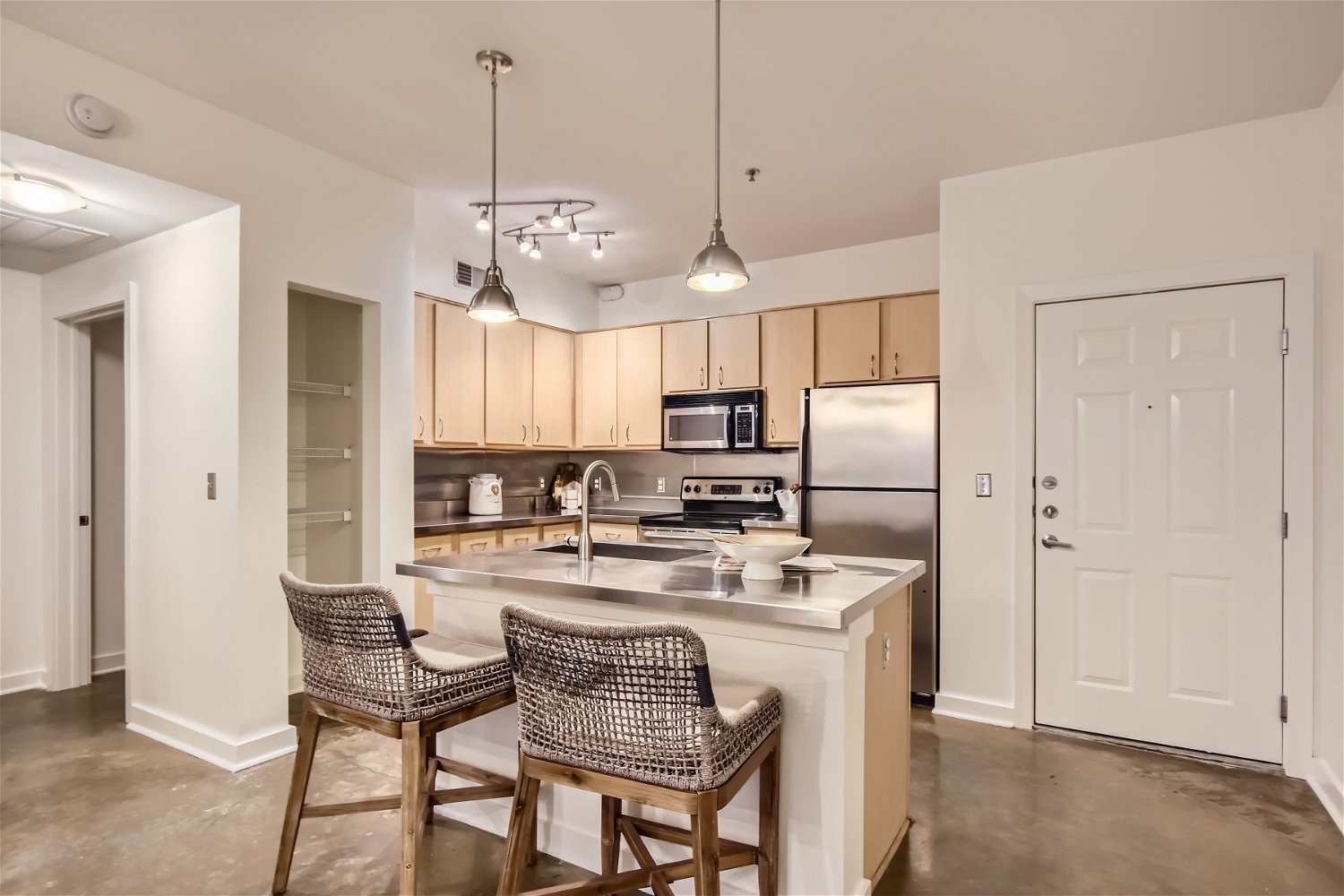 1803 Broadway Unit: 117