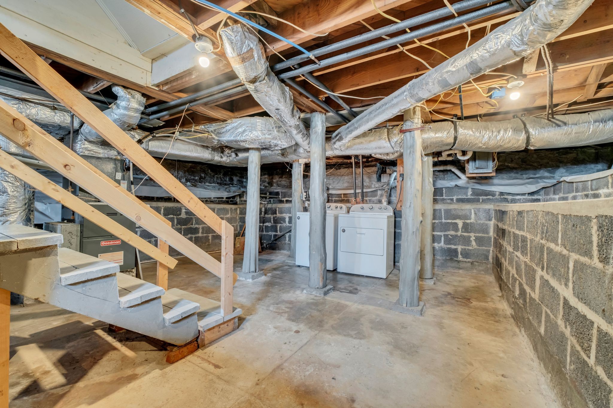 246 Thuss Ave