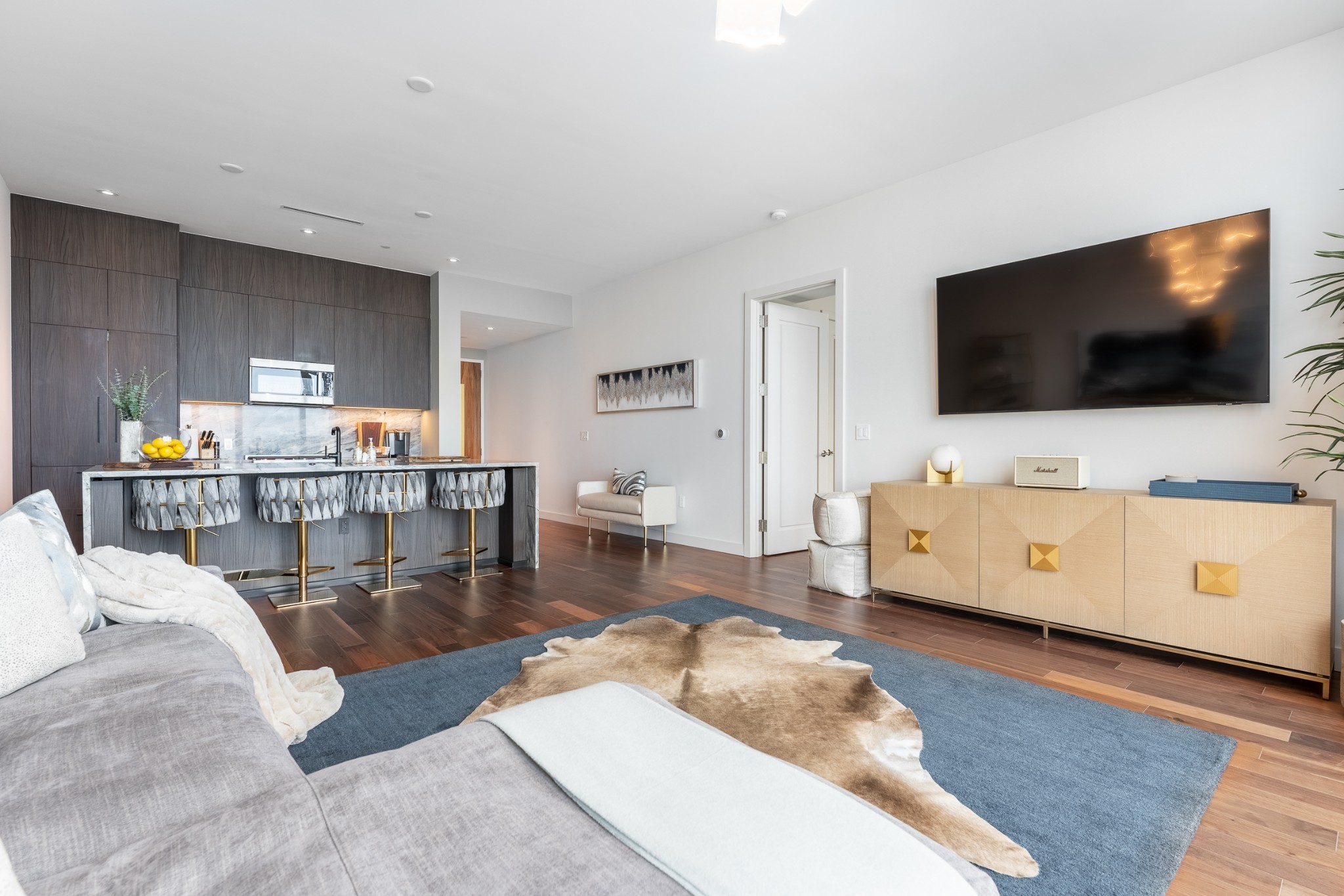 160 2nd Ave, S Unit: 1503