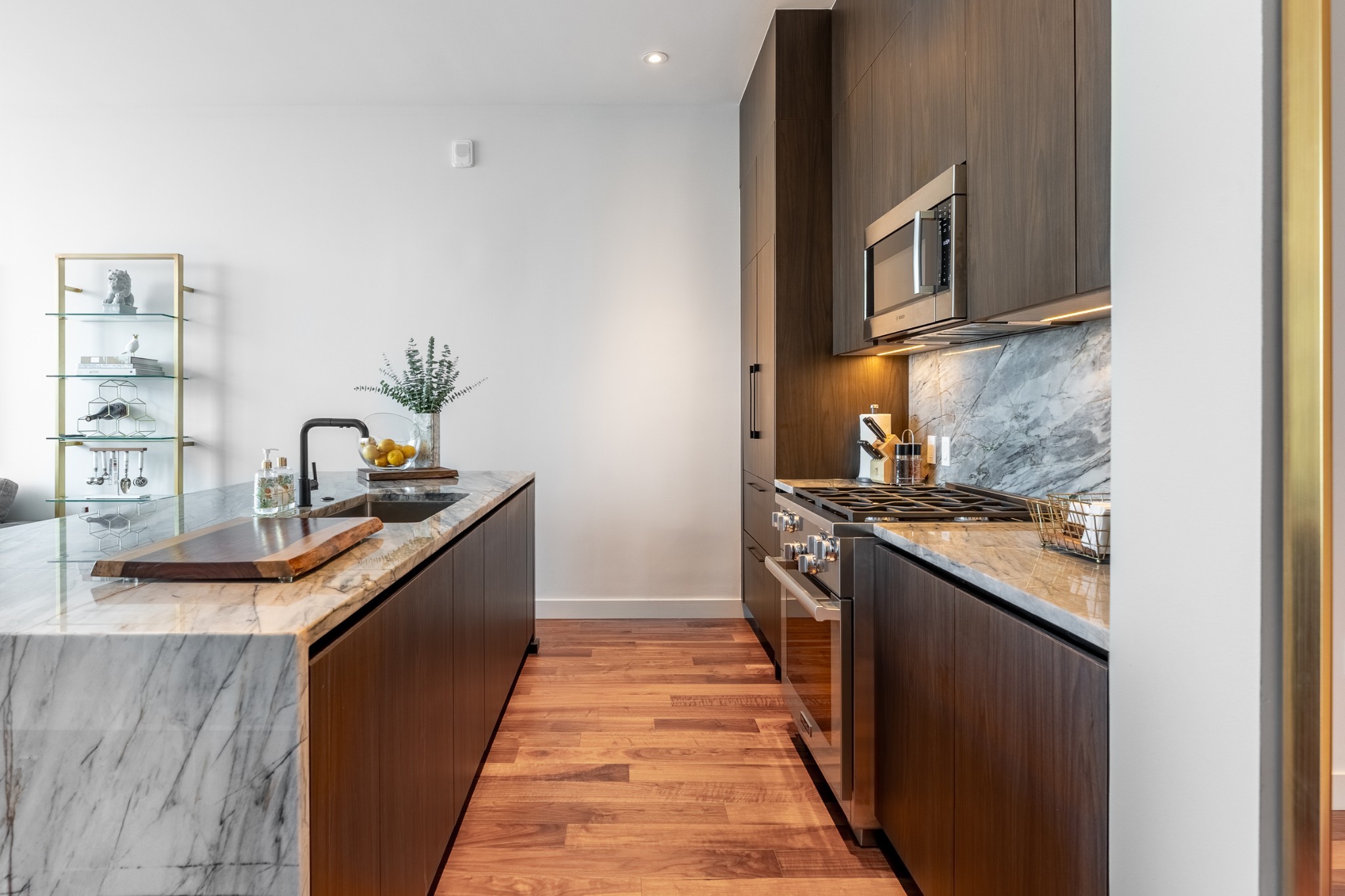 160 2nd Ave, S Unit: 1503