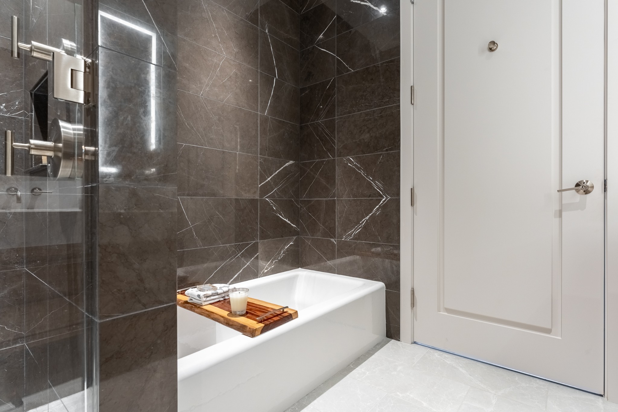 160 2nd Ave, S Unit: 1503
