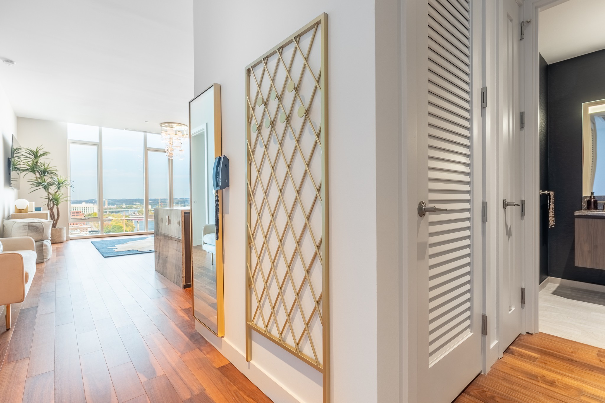 160 2nd Ave, S Unit: 1503