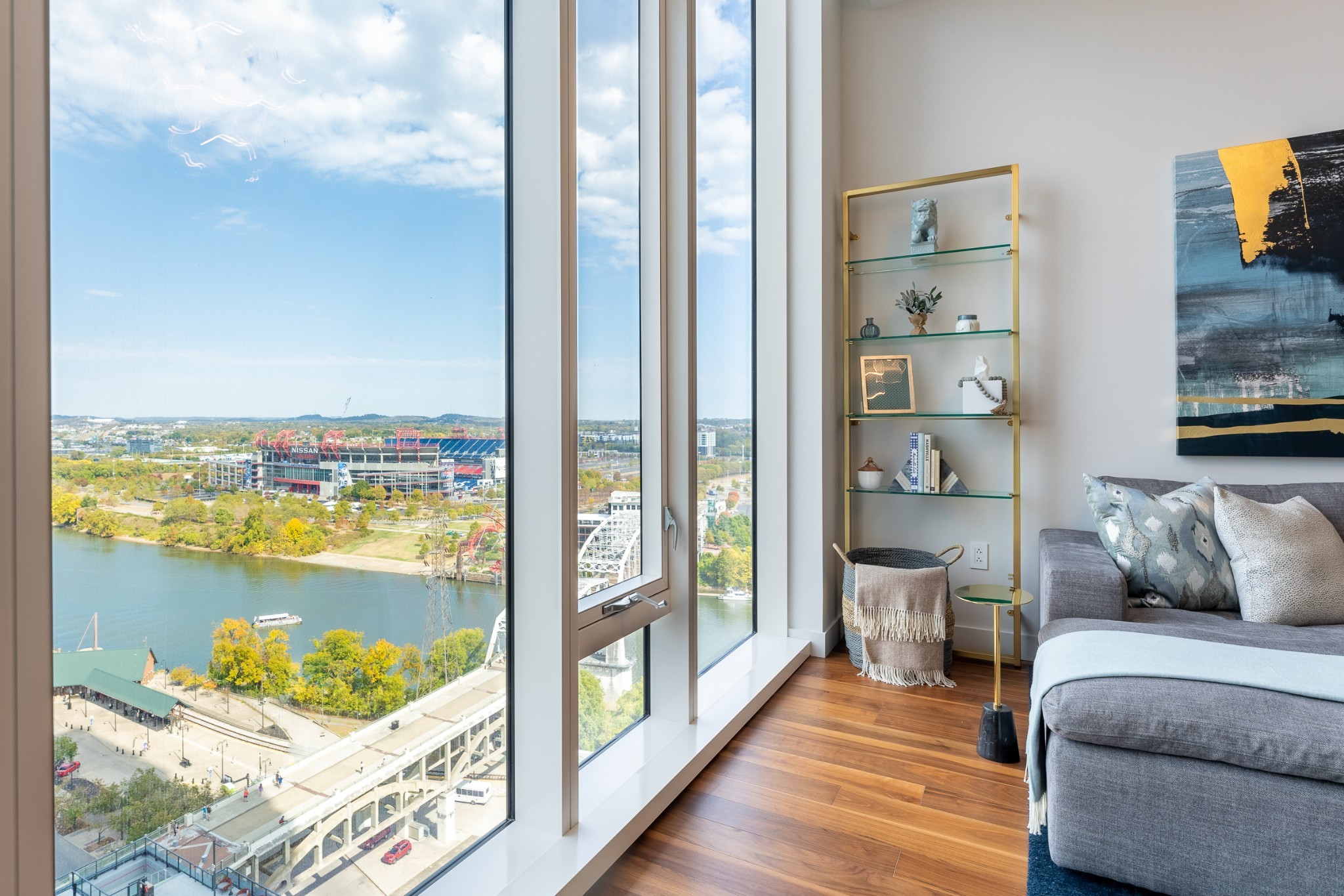 160 2nd Ave, S Unit: 1503