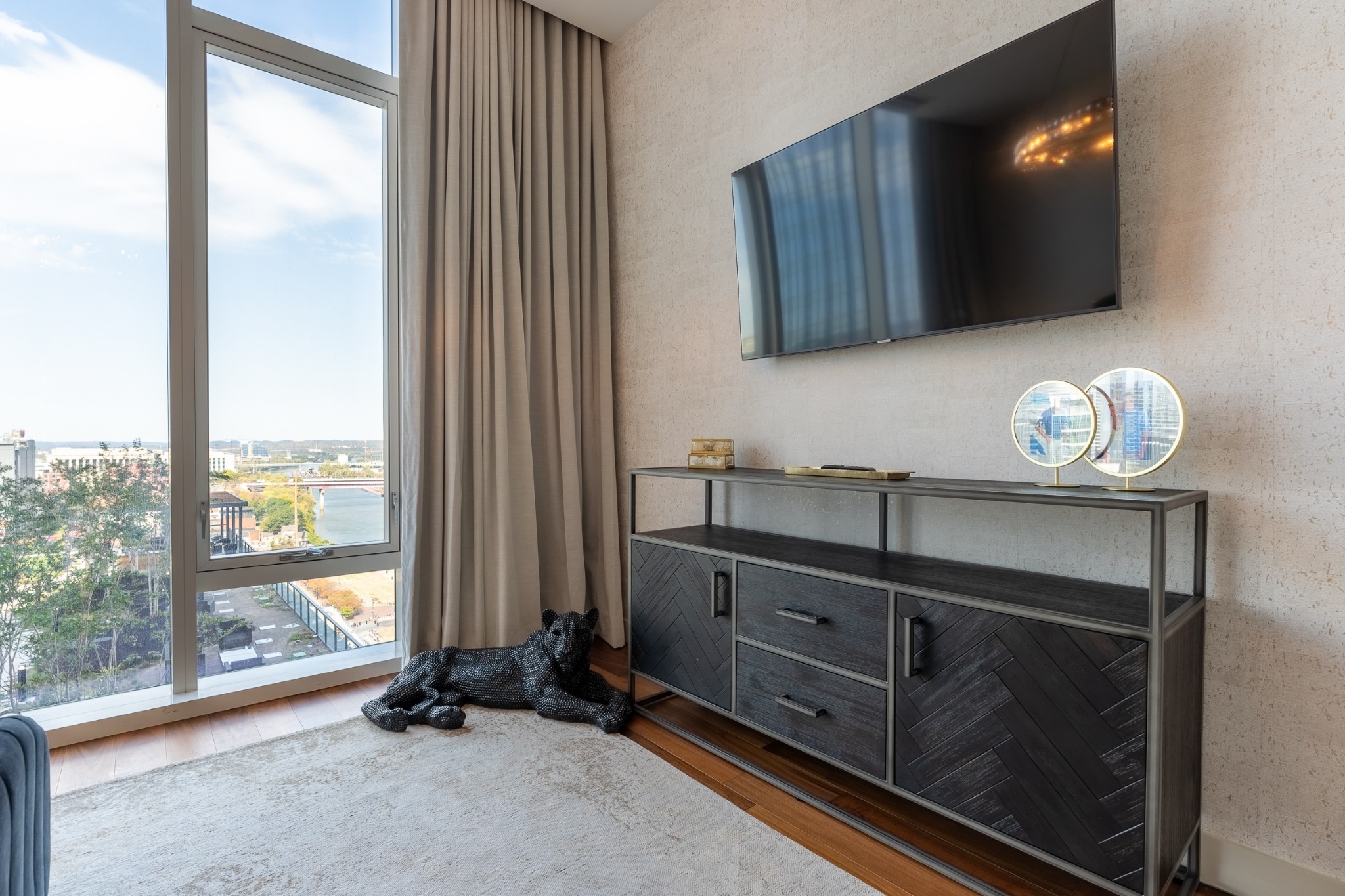 160 2nd Ave, S Unit: 1503