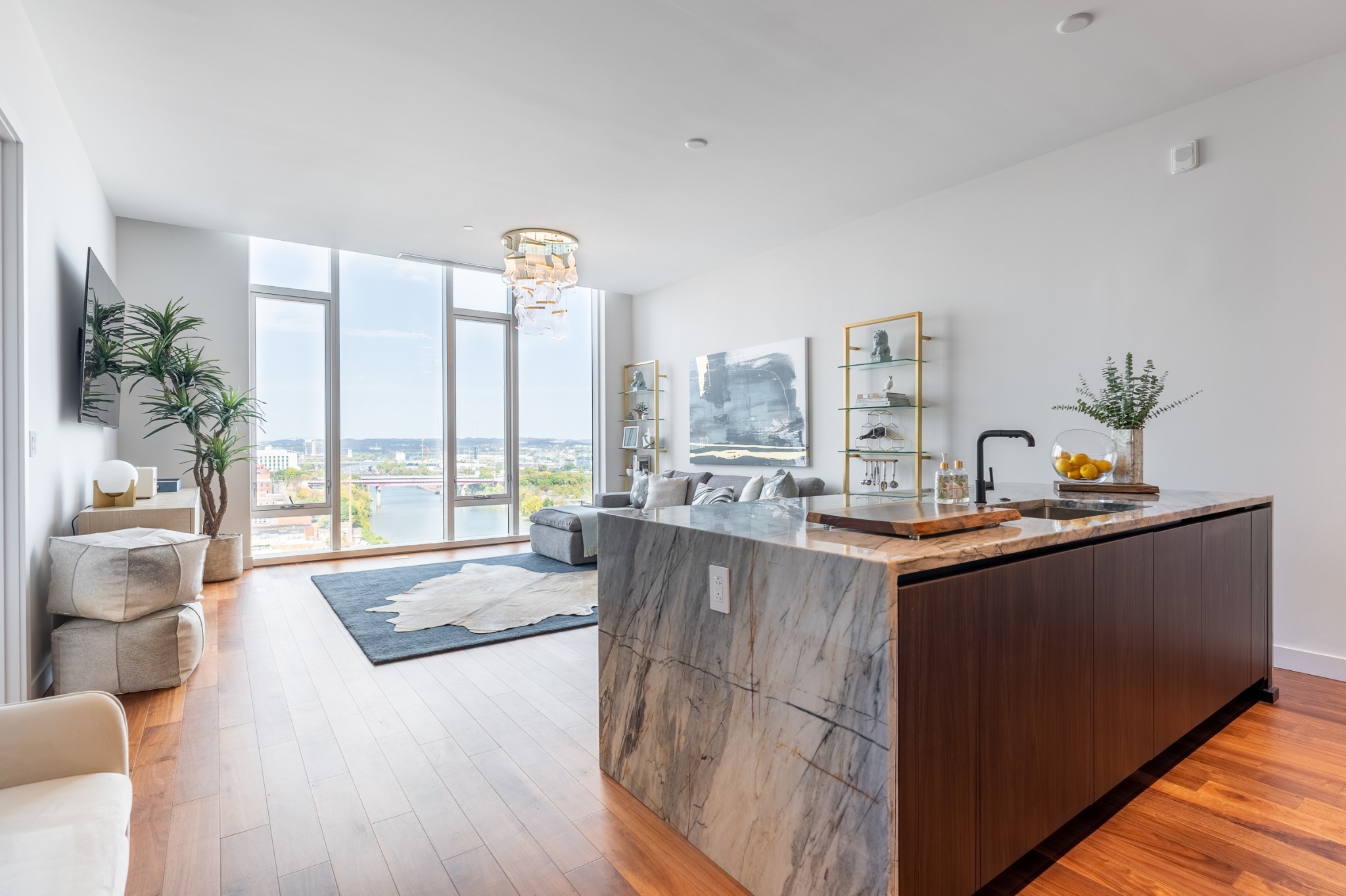 160 2nd Ave, S Unit: 1503