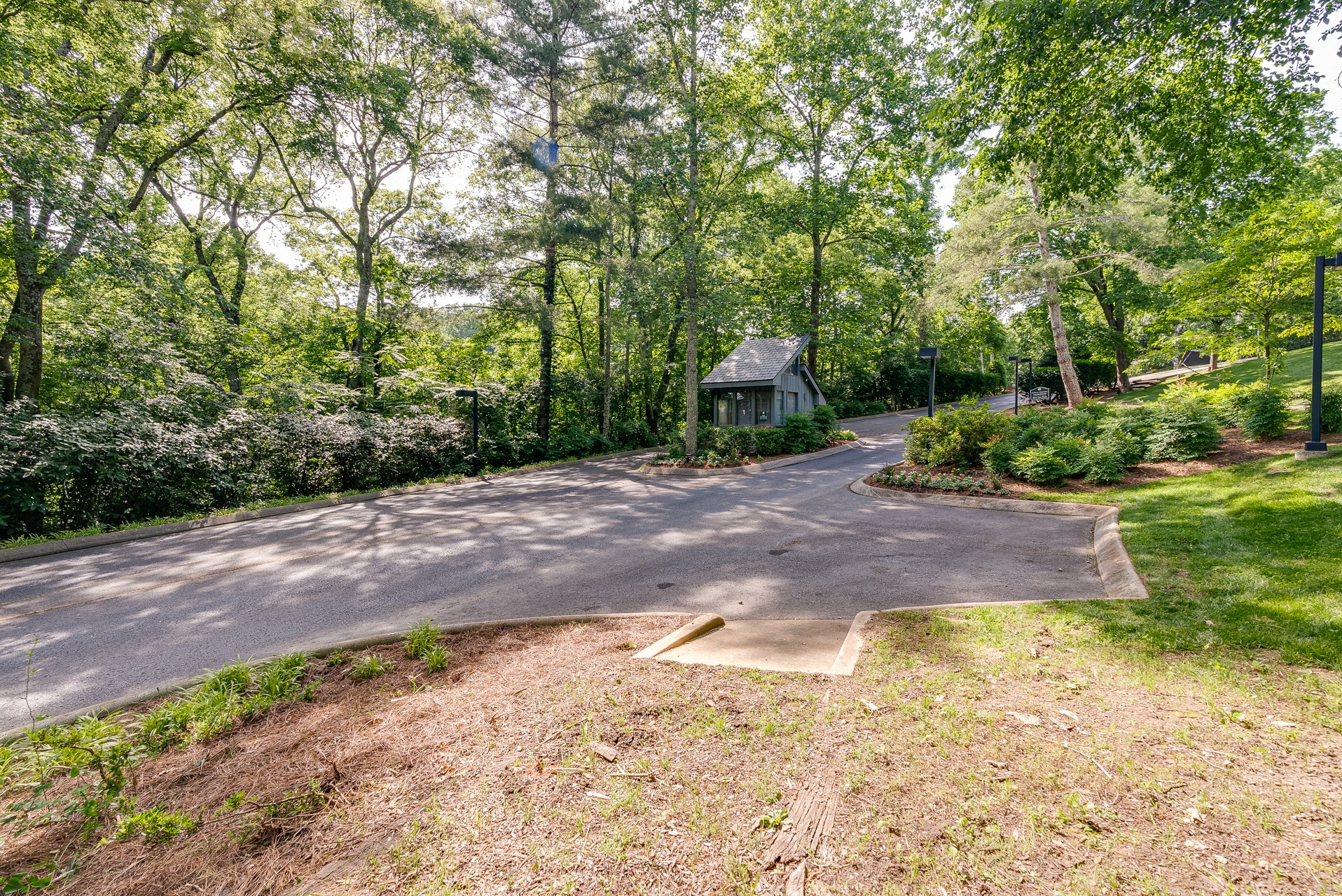 689 Harpeth Trace Dr